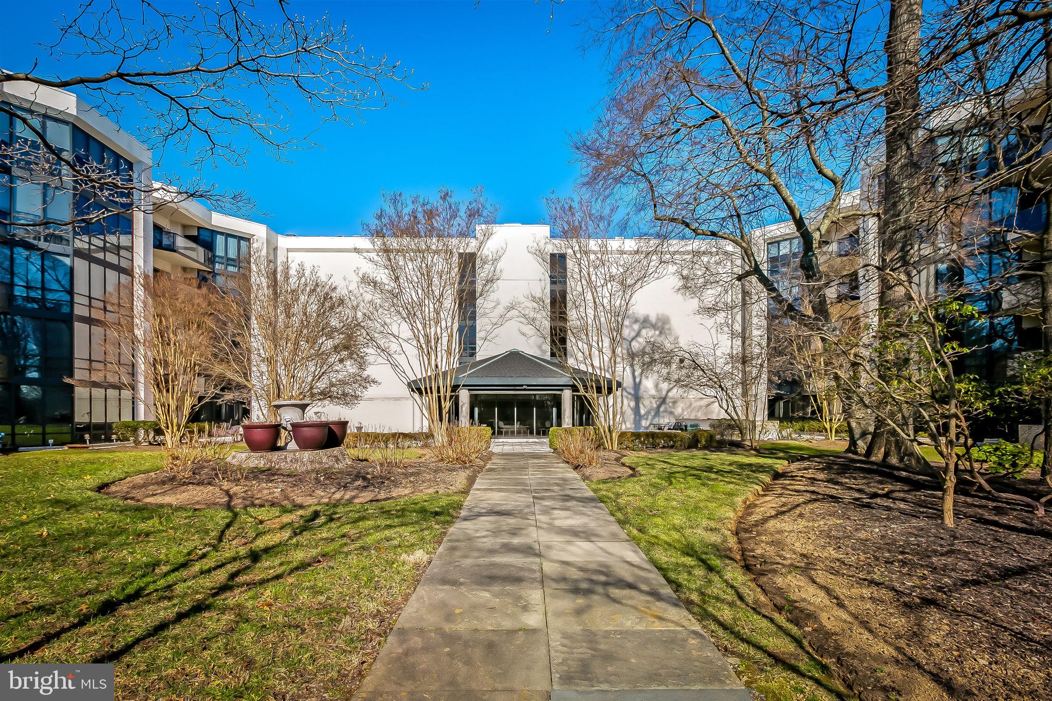 PAVILION IN THE PARK - Residential