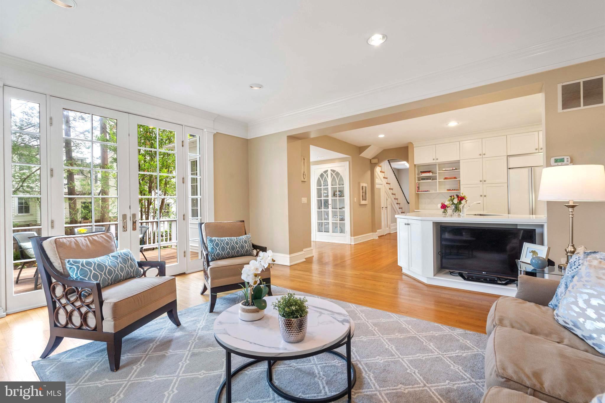 CHEVY CHASE VILLAGE - Residential