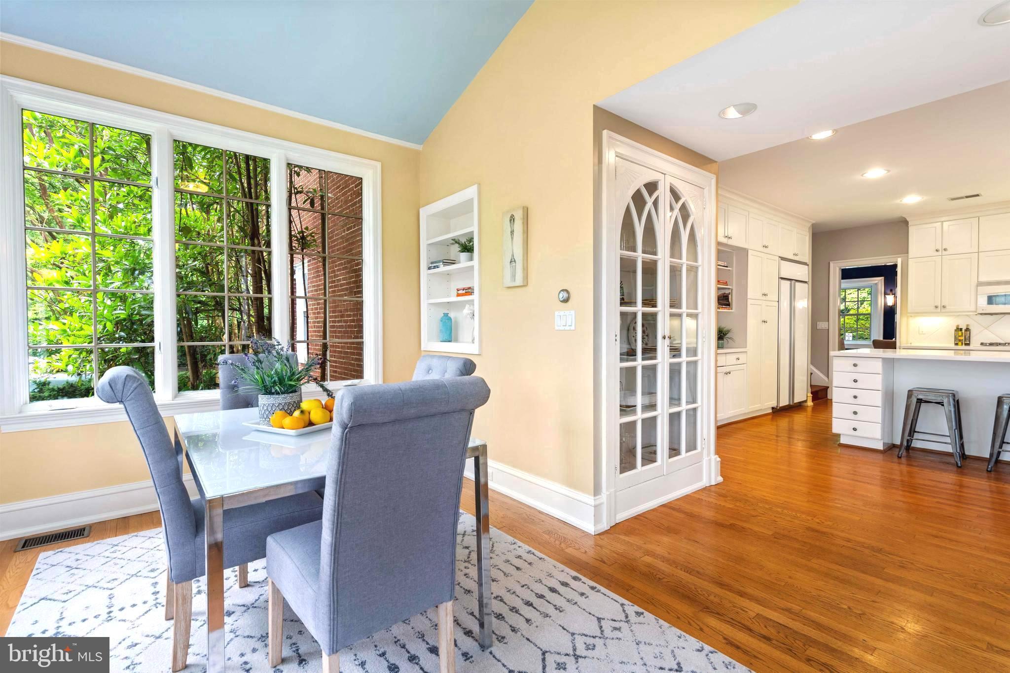 CHEVY CHASE VILLAGE - Residential