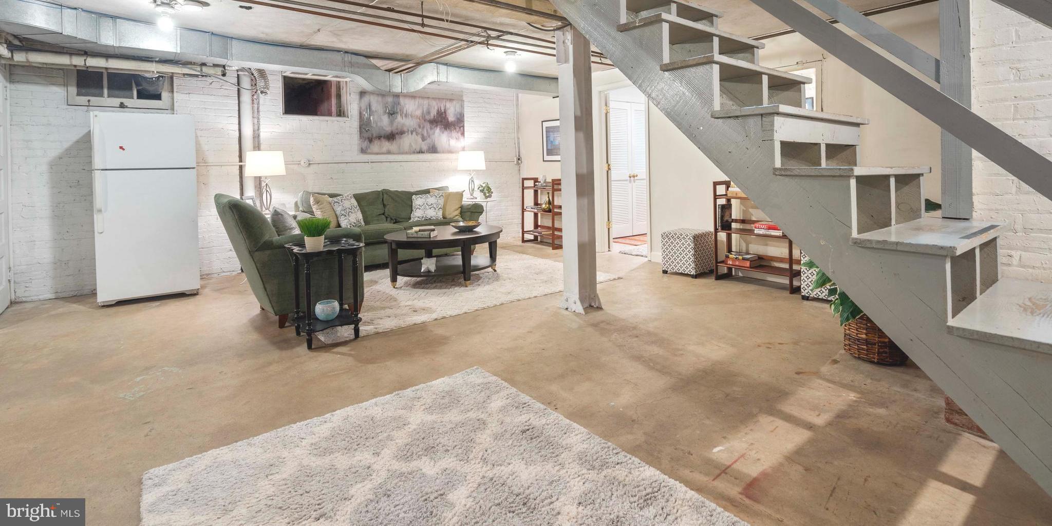 CHEVY CHASE VILLAGE - Residential