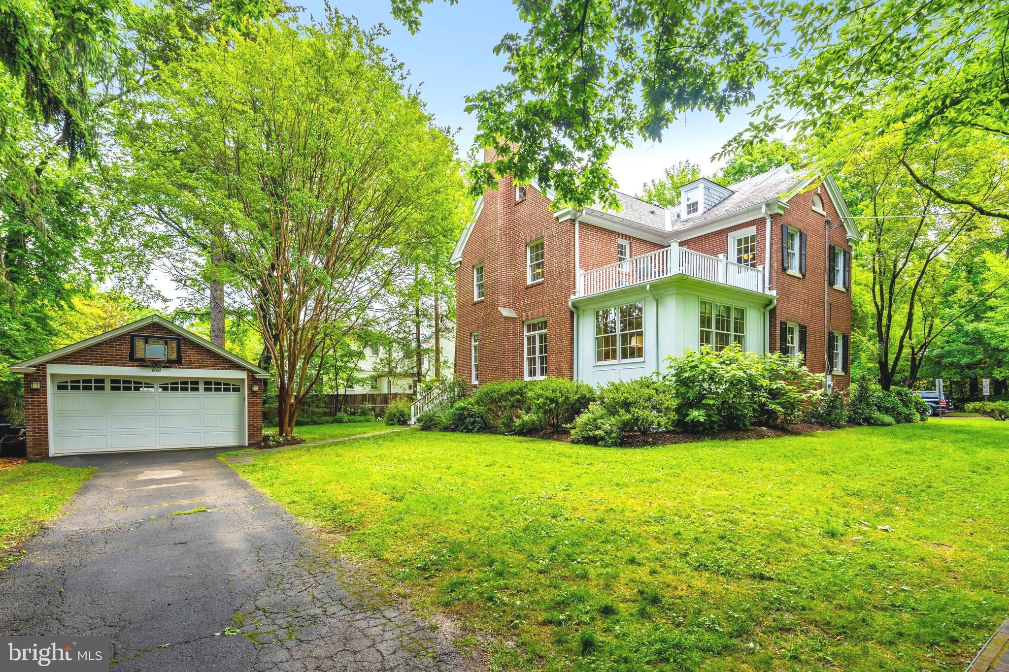 CHEVY CHASE VILLAGE - Residential