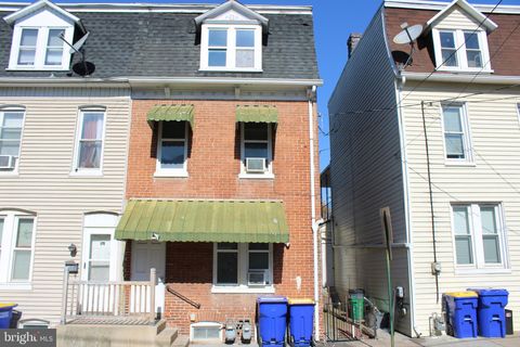 Townhouse For Rent - 103 W Sixth Avenue #2ND FLOOR<br/> York County, New York, PA 17404