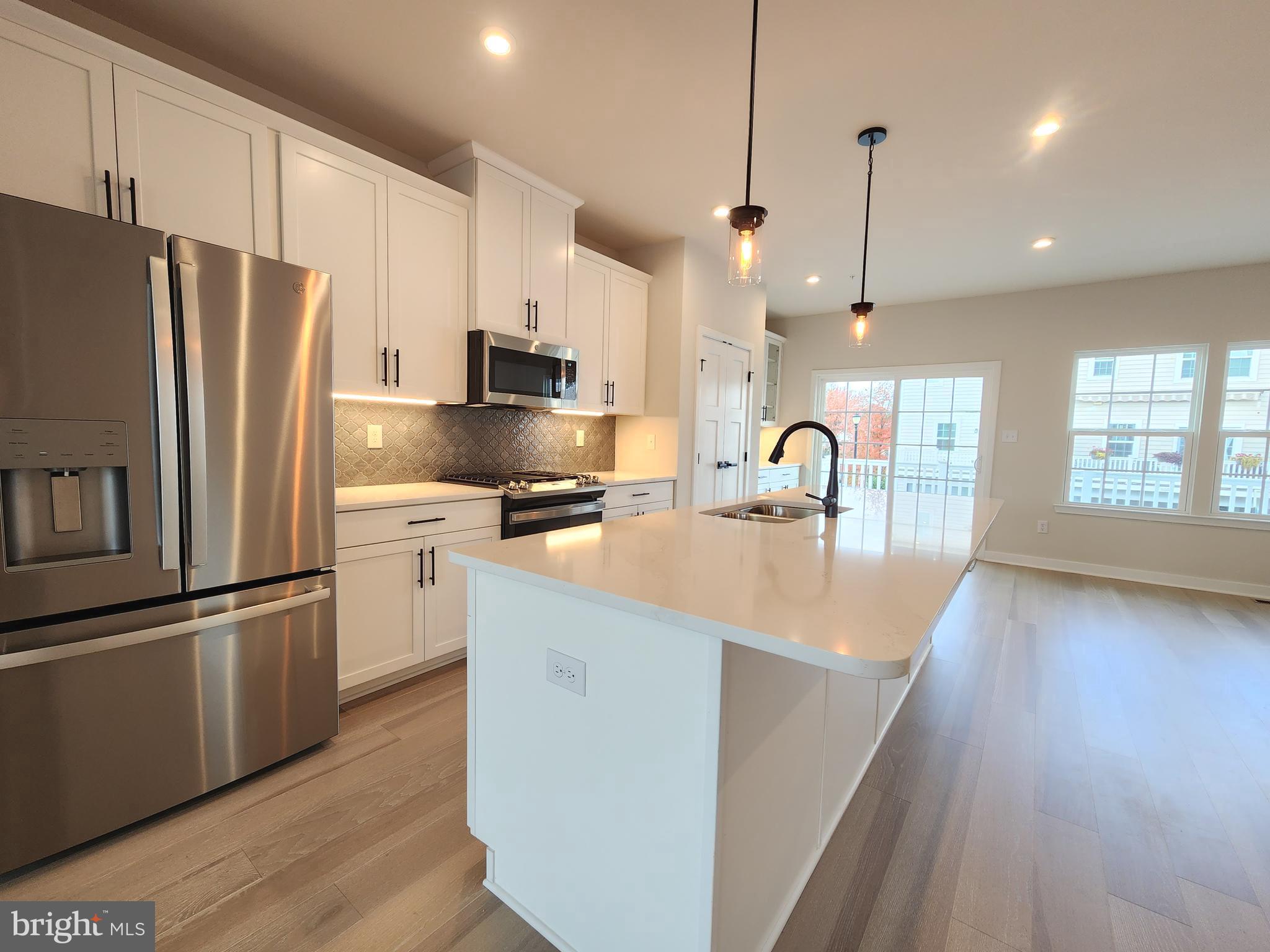 TOWNE GATE COMMONS - Residential Lease