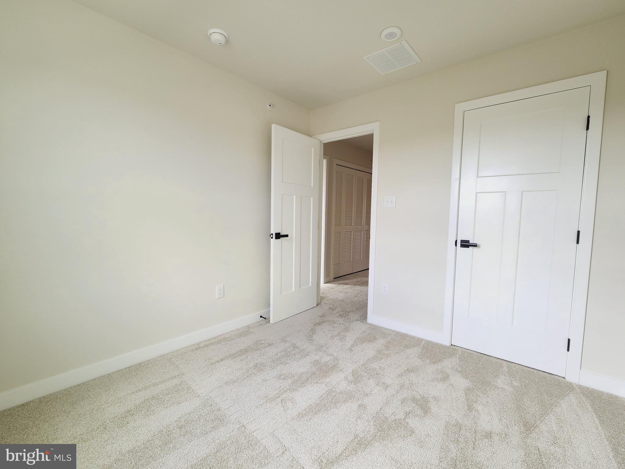 TOWNE GATE COMMONS - Residential Lease