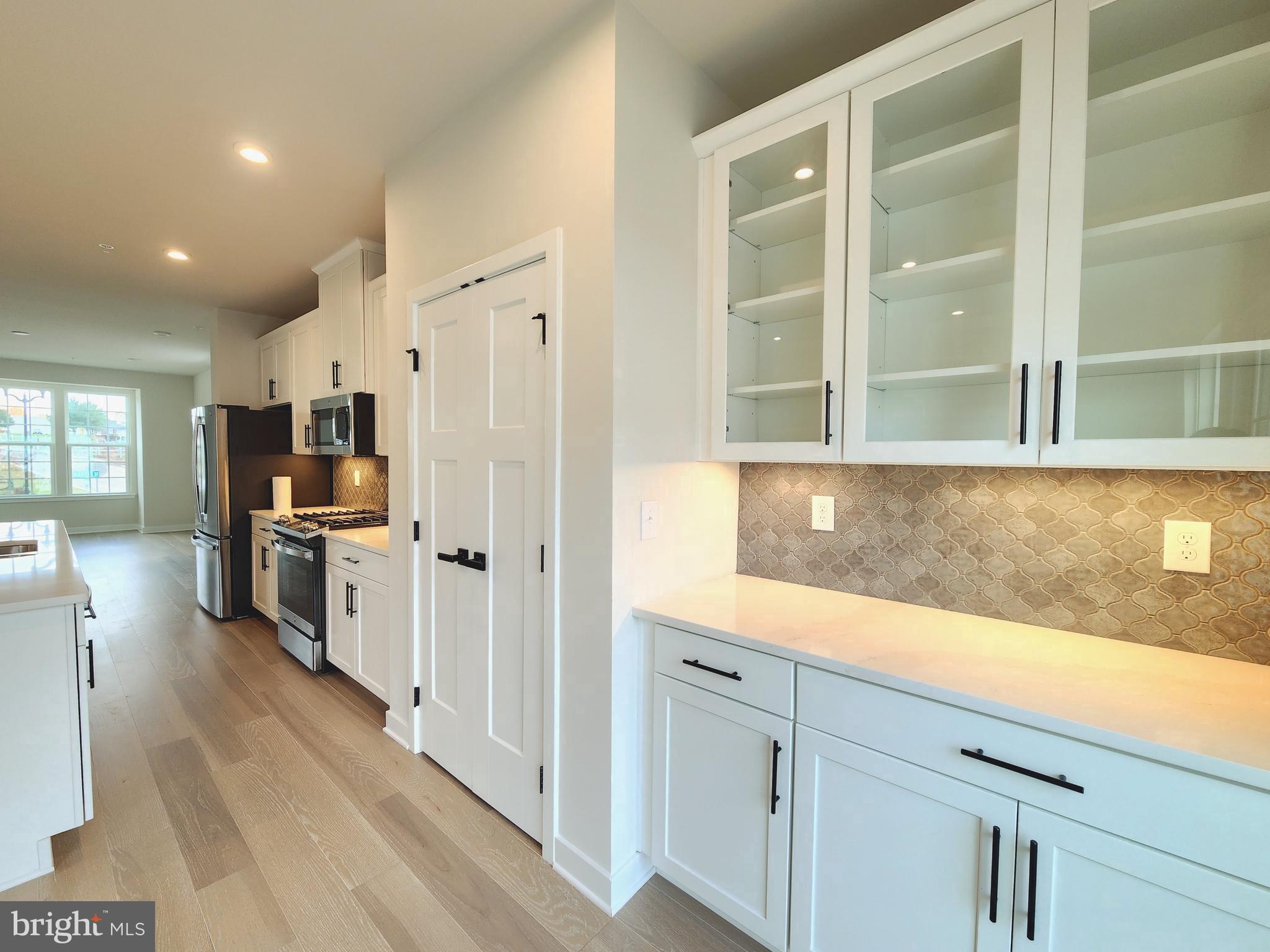 TOWNE GATE COMMONS - Residential Lease