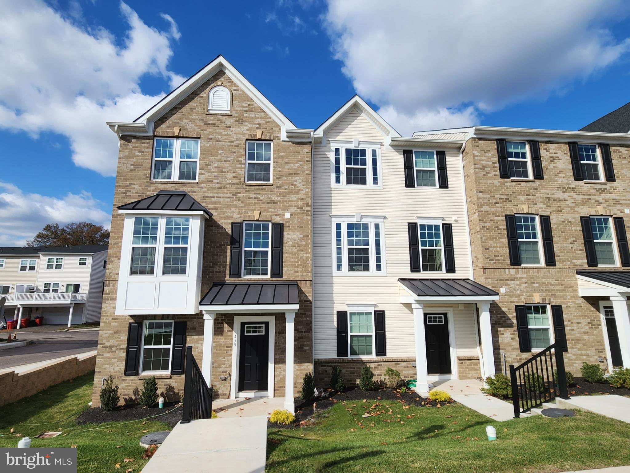 TOWNE GATE COMMONS - Residential Lease