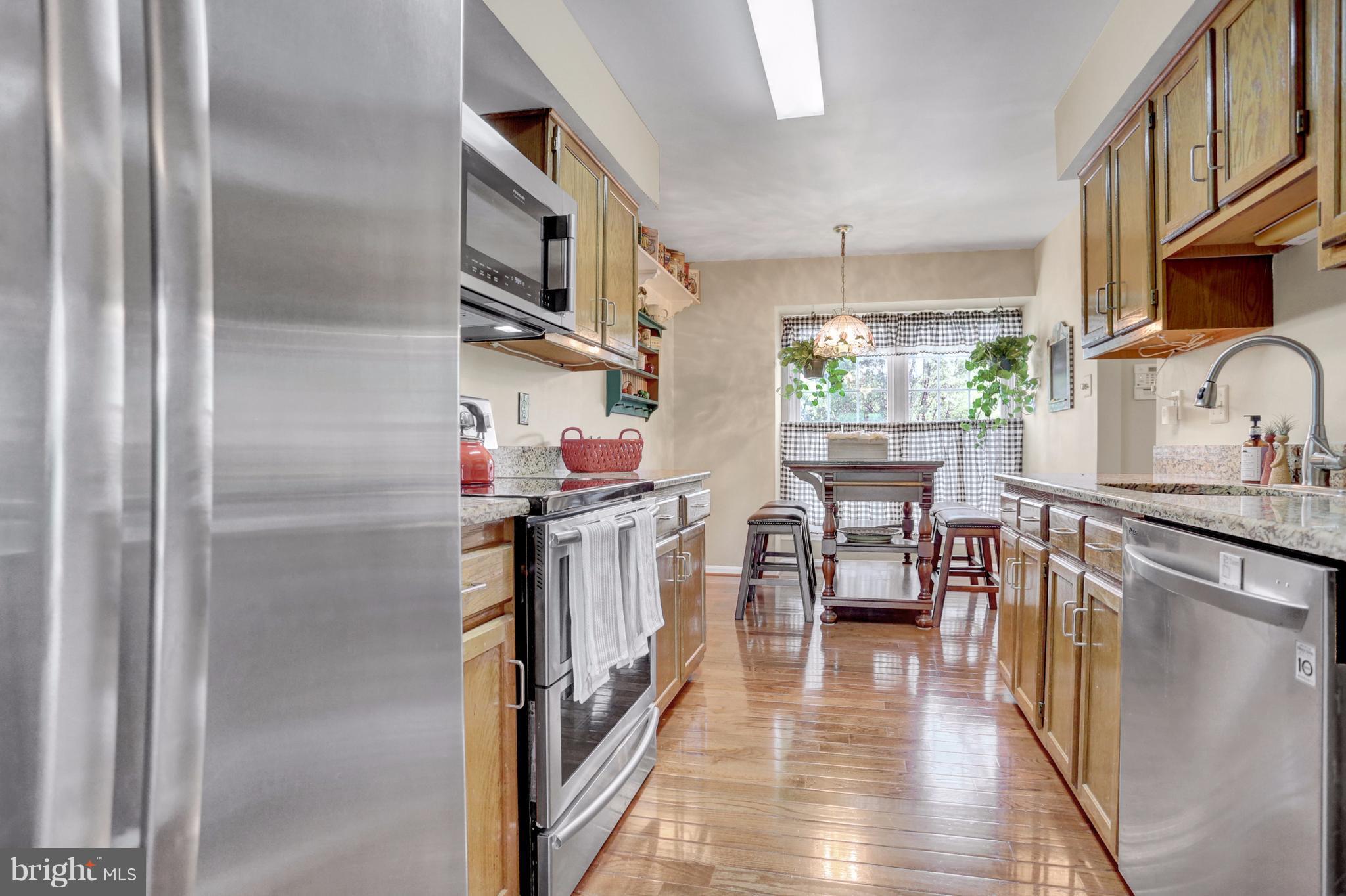 VILLAGE OF THOMAS RUN - Residential