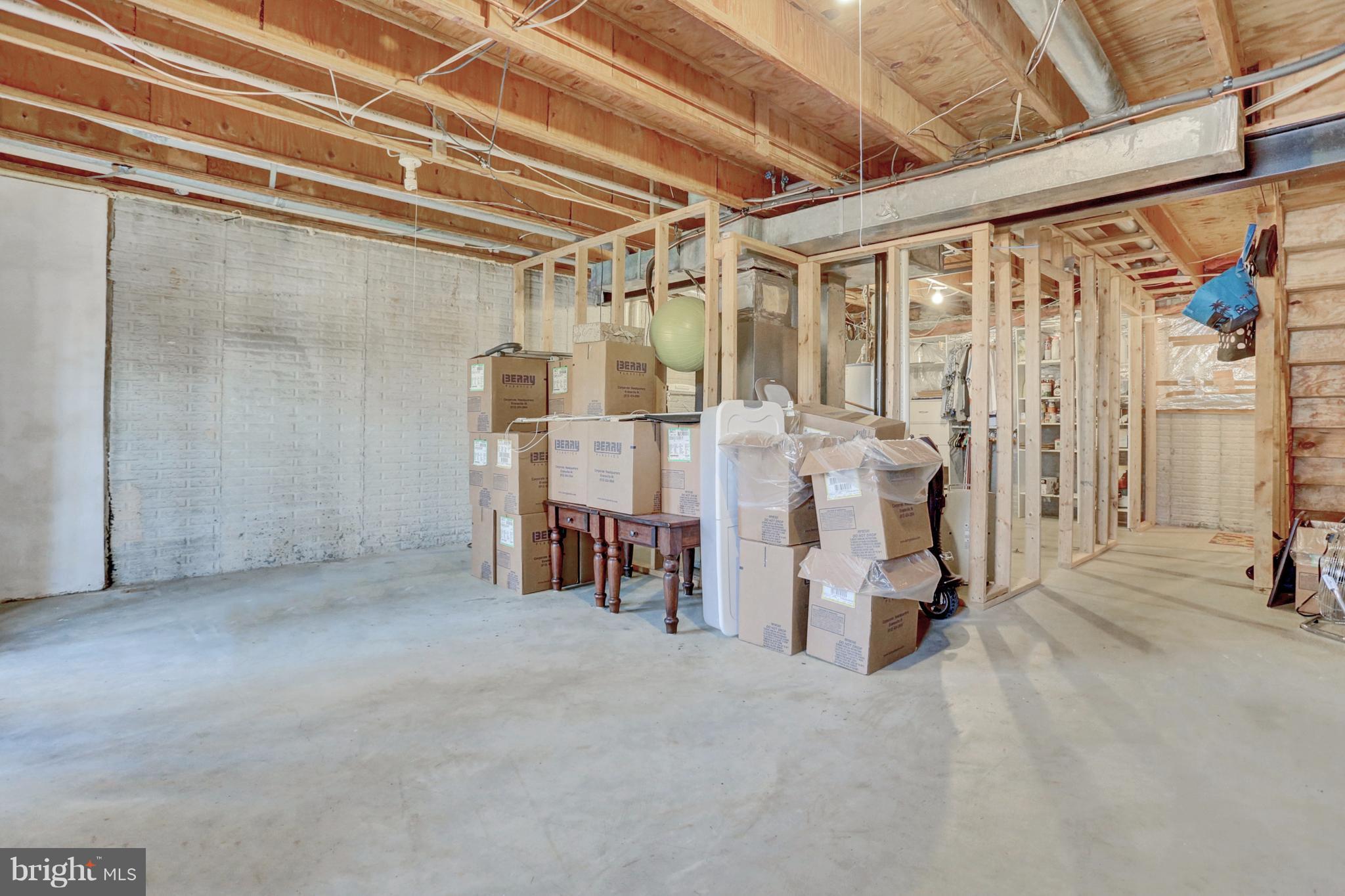 VILLAGE OF THOMAS RUN - Residential