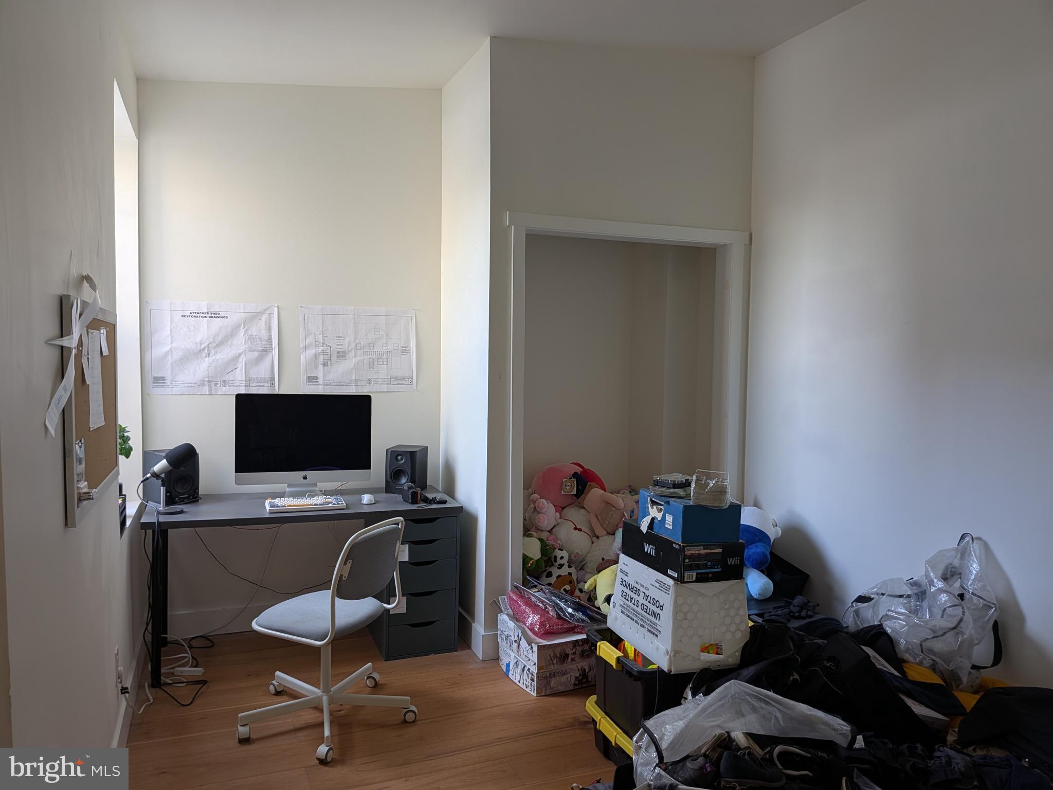 EAST KENSINGTON - Commercial Sale