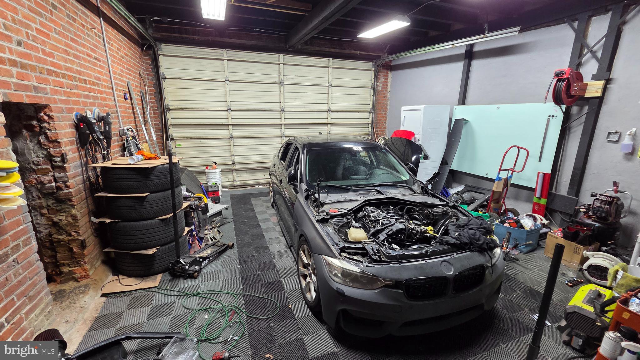 EAST KENSINGTON - Commercial Sale