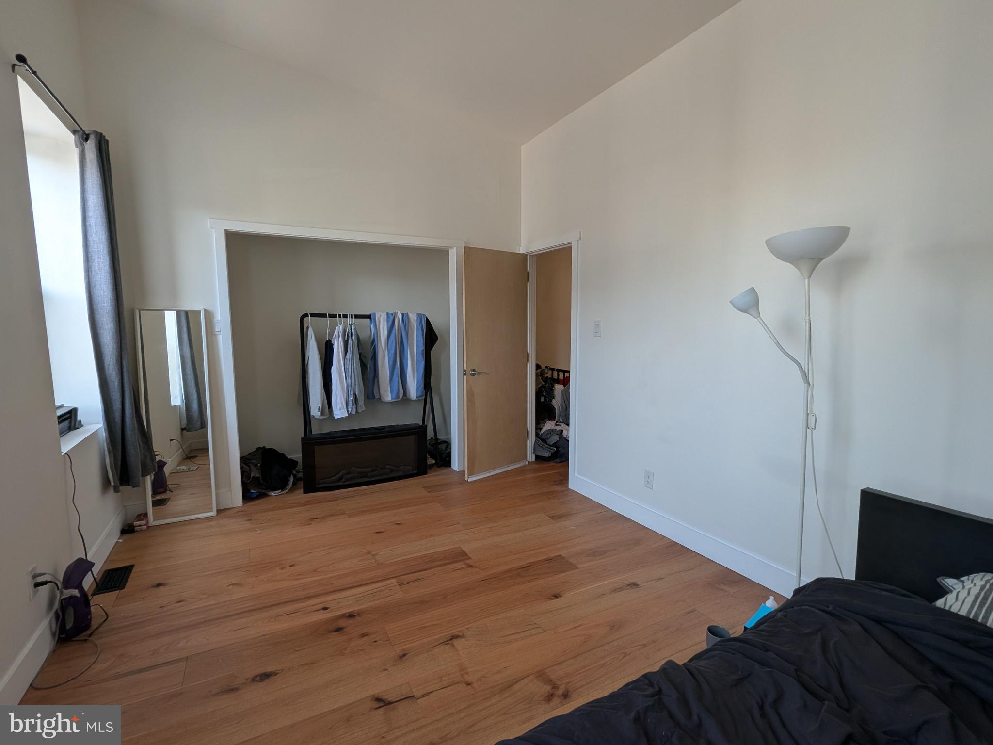 EAST KENSINGTON - Commercial Sale