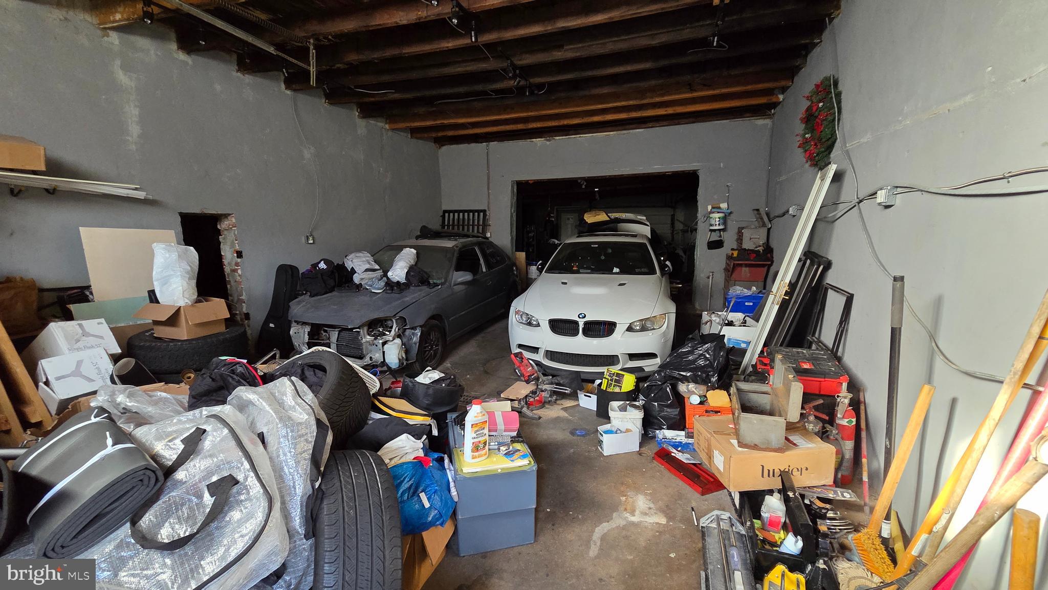 EAST KENSINGTON - Commercial Sale