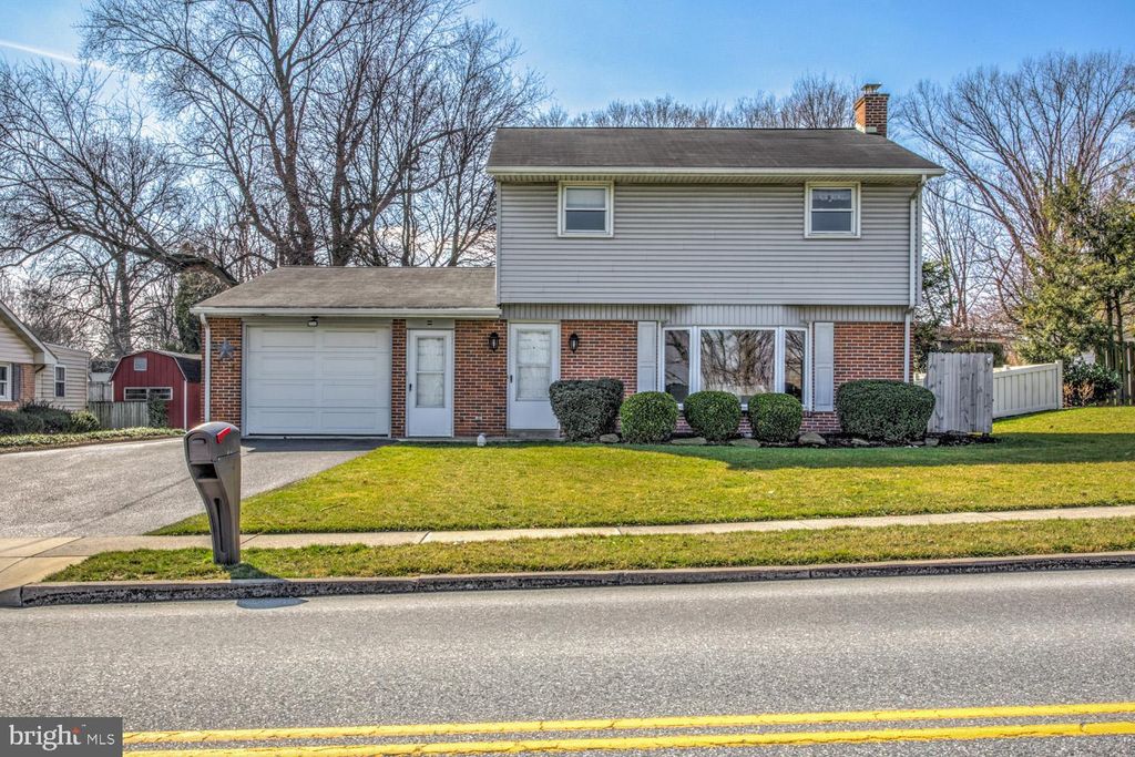 Photo of 1844 Graystone Road, East Petersburg, PA 17520 (MLS # PALA2048134)