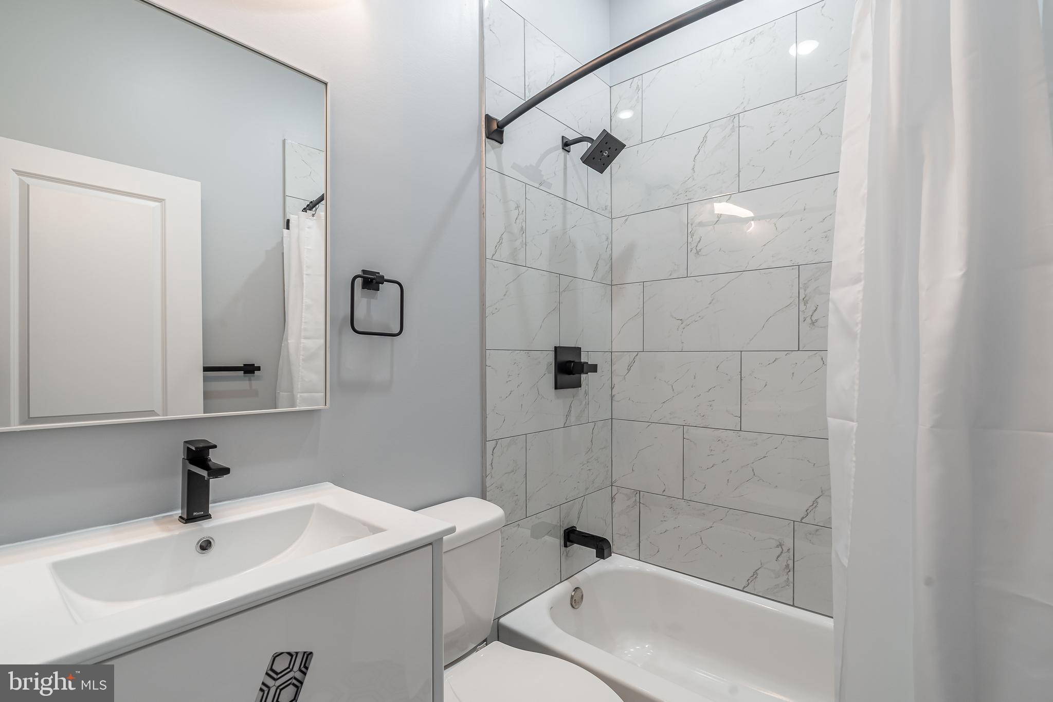 POWELTON VILLAGE - Residential Income