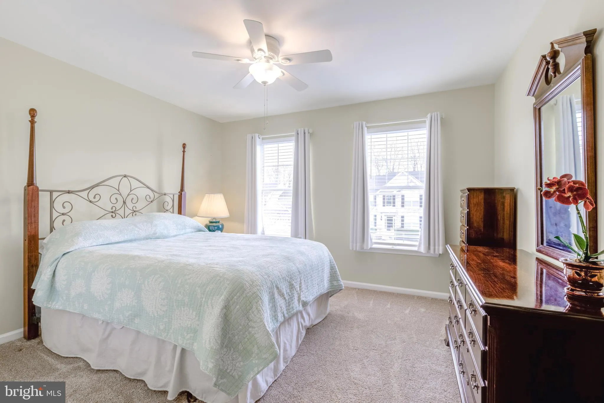 Downingtown, Pennsylvania 19335, United States, 4 Bedrooms Bedrooms, ,3 BathroomsBathrooms,Residential,Contingent,11333