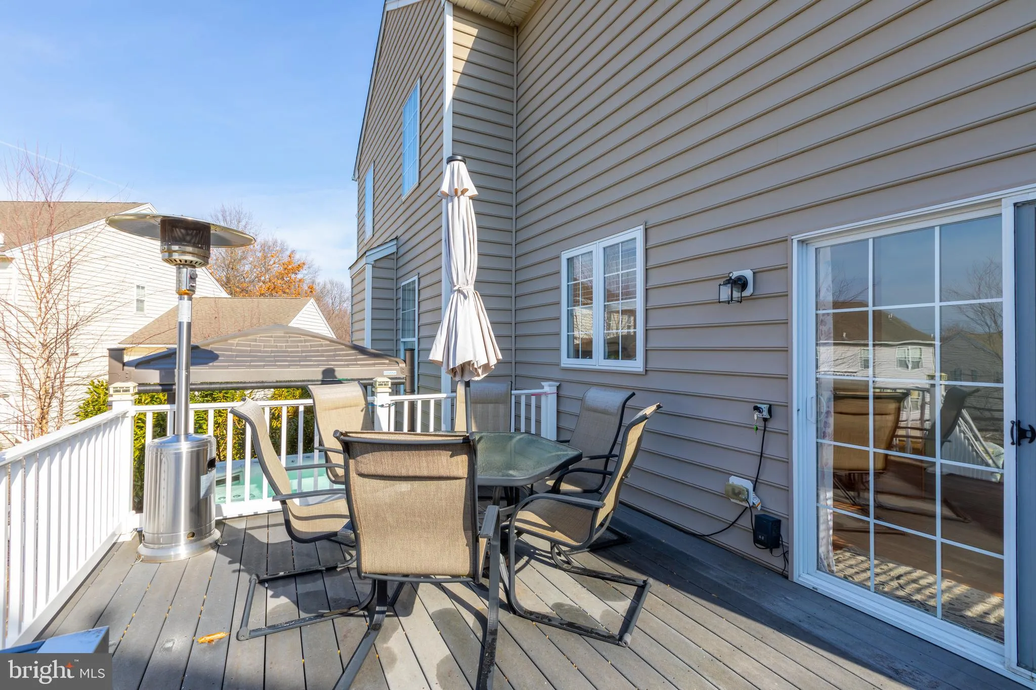 Downingtown, Pennsylvania 19335, United States, 4 Bedrooms Bedrooms, ,3 BathroomsBathrooms,Residential,Contingent,11333