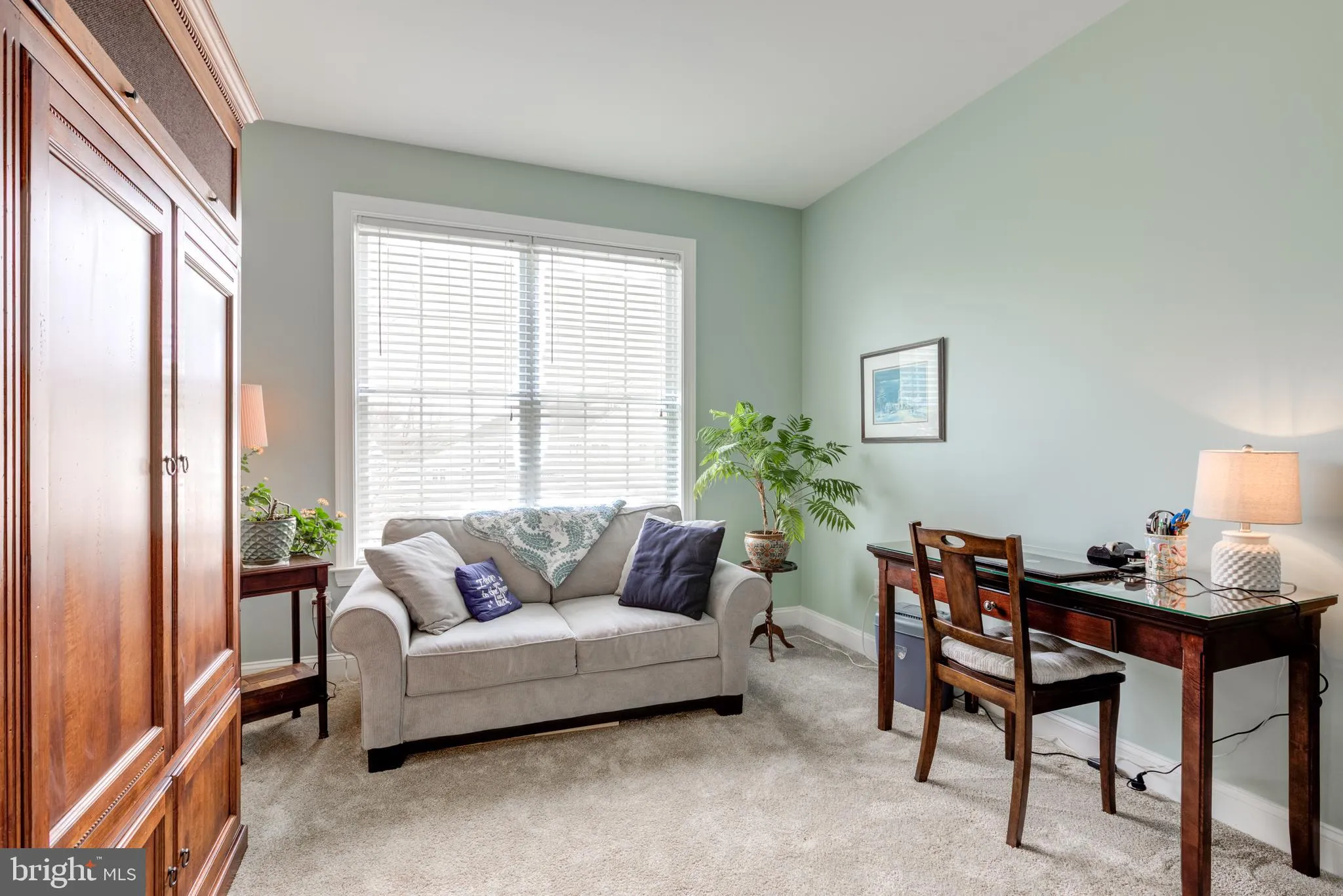 Downingtown, Pennsylvania 19335, United States, 4 Bedrooms Bedrooms, ,3 BathroomsBathrooms,Residential,Contingent,11333