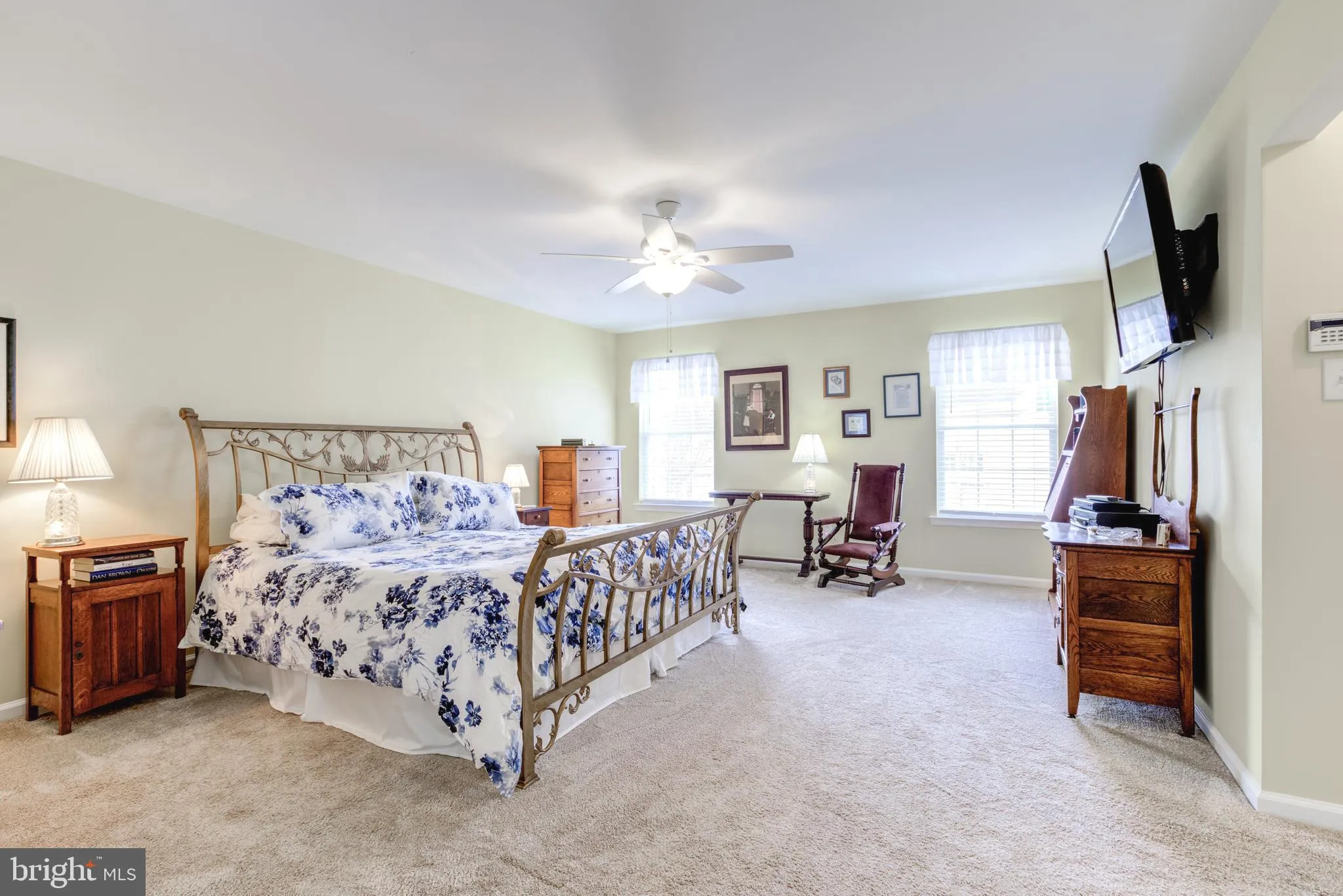 Downingtown, Pennsylvania 19335, United States, 4 Bedrooms Bedrooms, ,3 BathroomsBathrooms,Residential,Contingent,11333