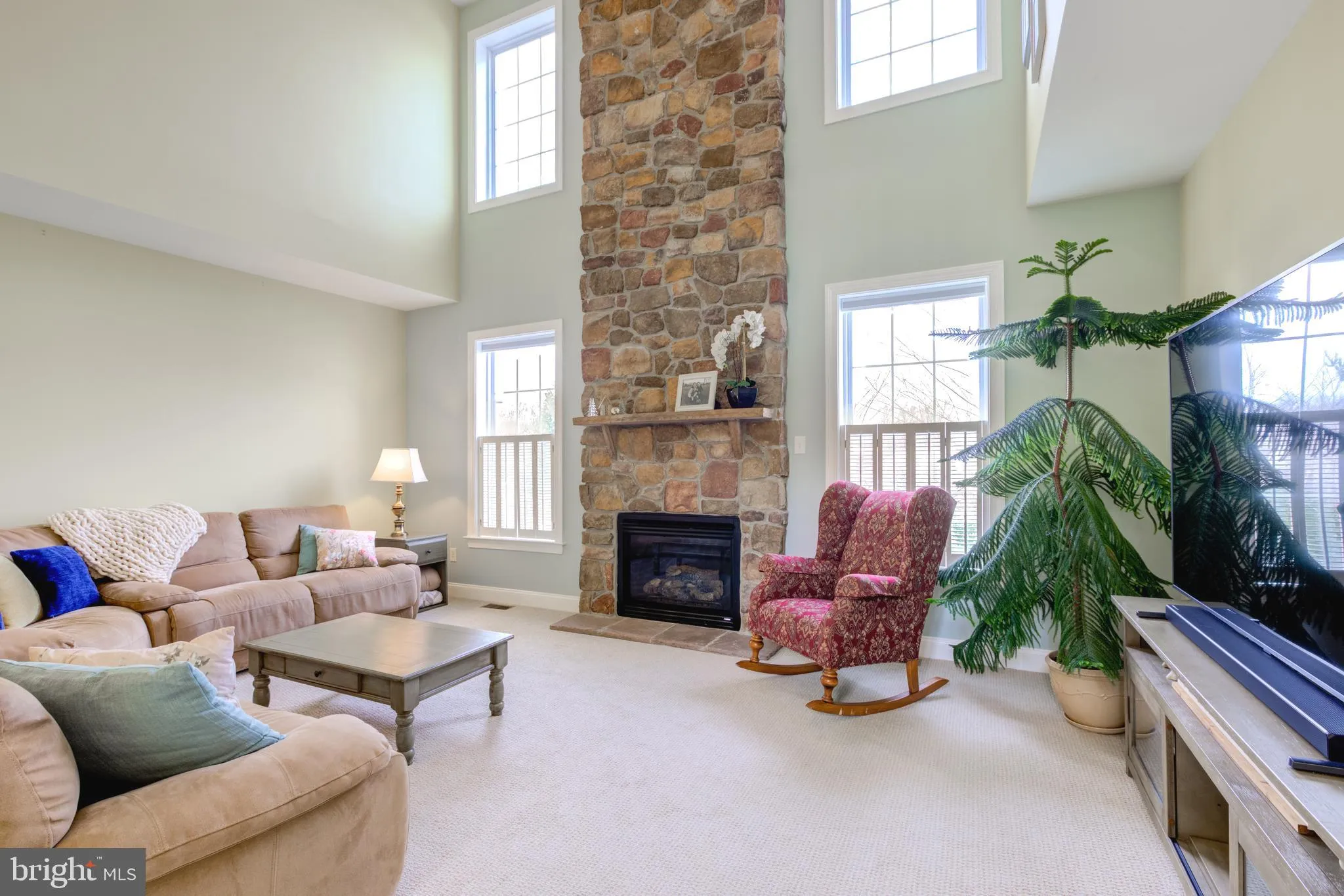 Downingtown, Pennsylvania 19335, United States, 4 Bedrooms Bedrooms, ,3 BathroomsBathrooms,Residential,Contingent,11333