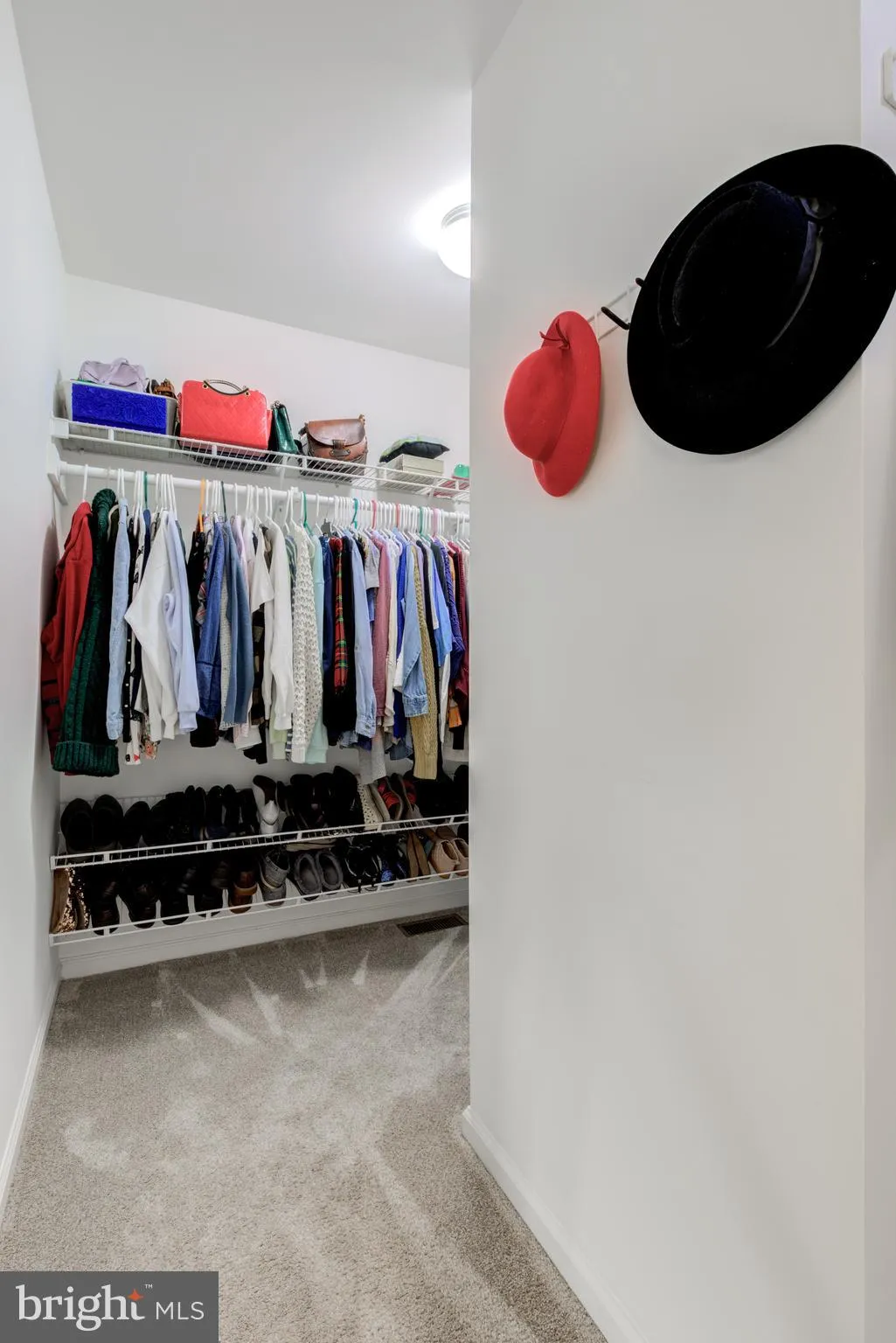 Downingtown, Pennsylvania 19335, United States, 4 Bedrooms Bedrooms, ,3 BathroomsBathrooms,Residential,Contingent,11333