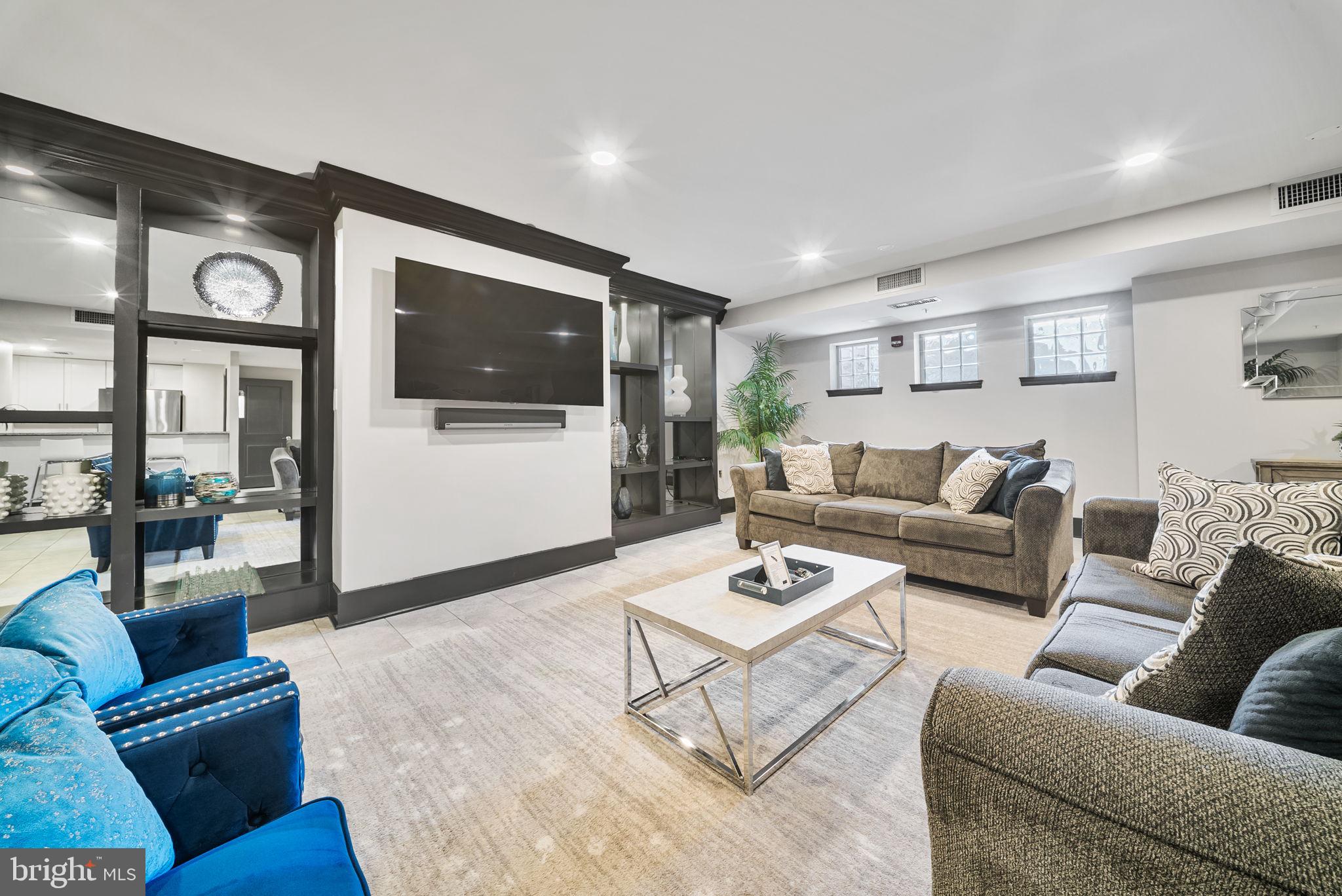 MT VERNON SQUARE - Residential