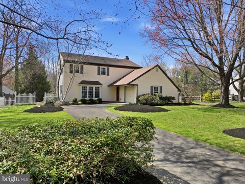 10 W ELIZABETH LANE RICHBORO PA 18954