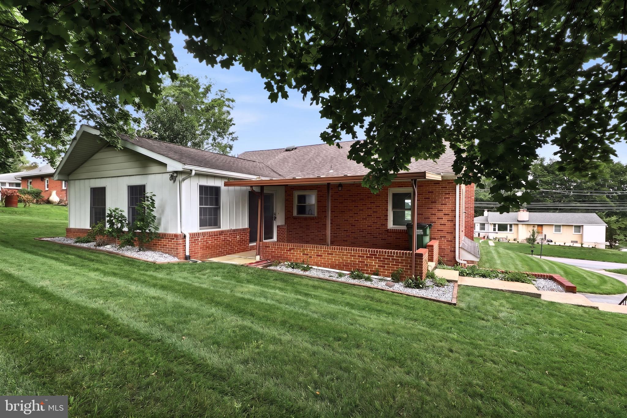 520 WOODLAND VIEW DRIVE