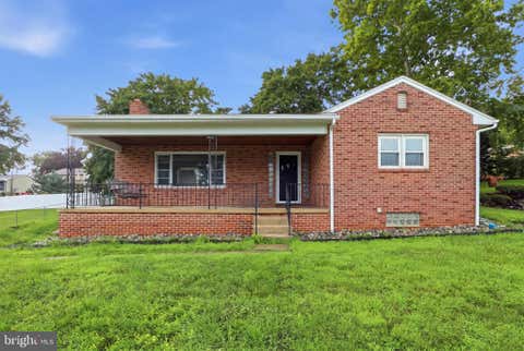 Photo of 520 Woodland View Drive, YORK, PA 17406 (MLS # PAYK2109454)