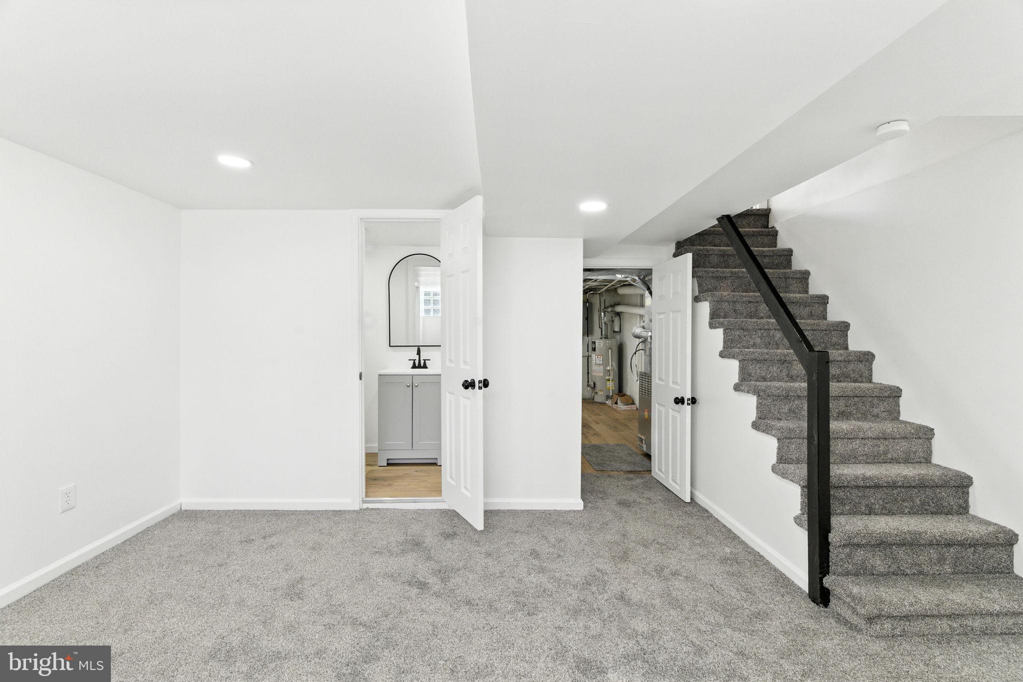 WEST OAK LANE - Residential