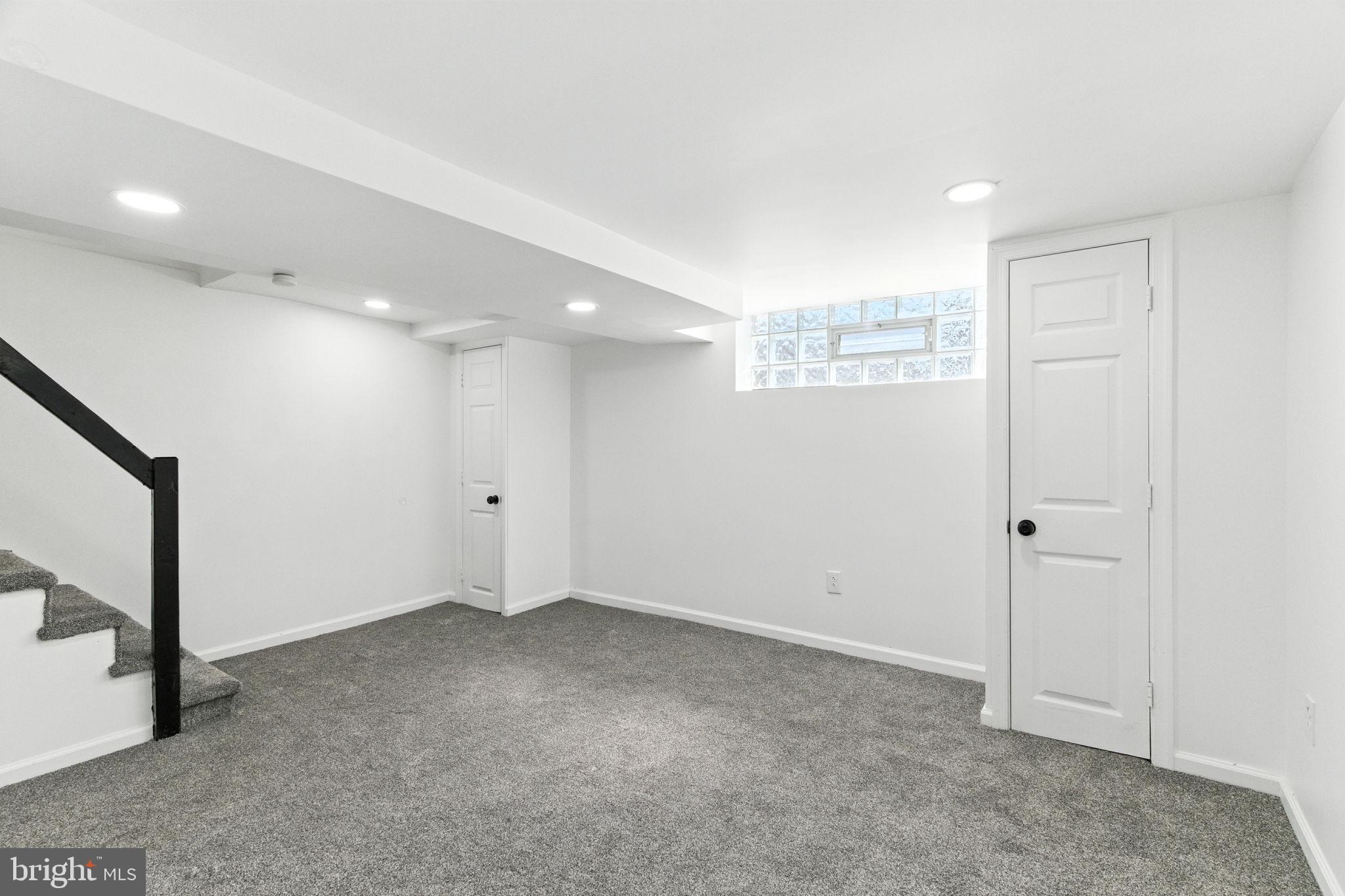 WEST OAK LANE - Residential