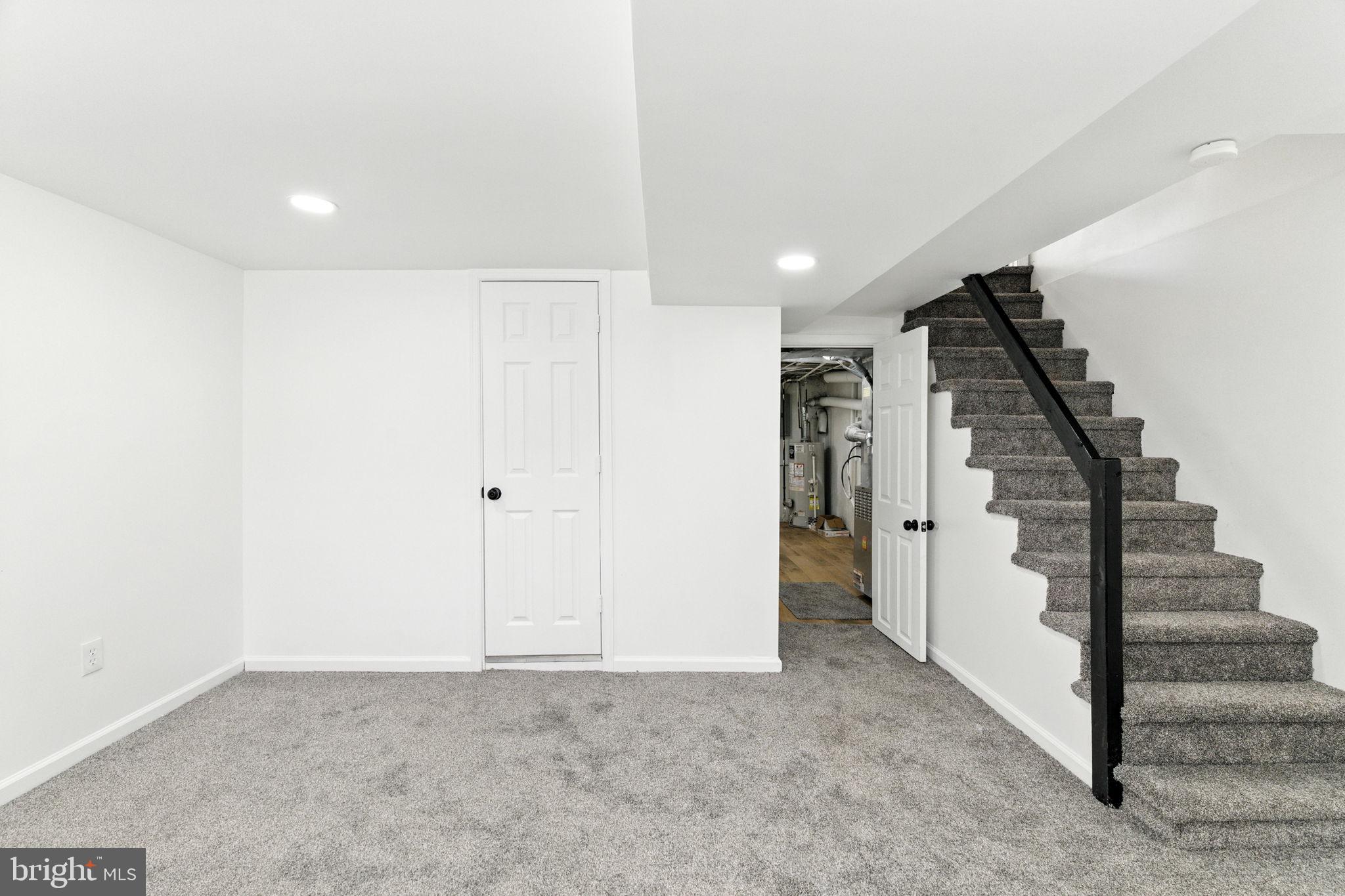 WEST OAK LANE - Residential