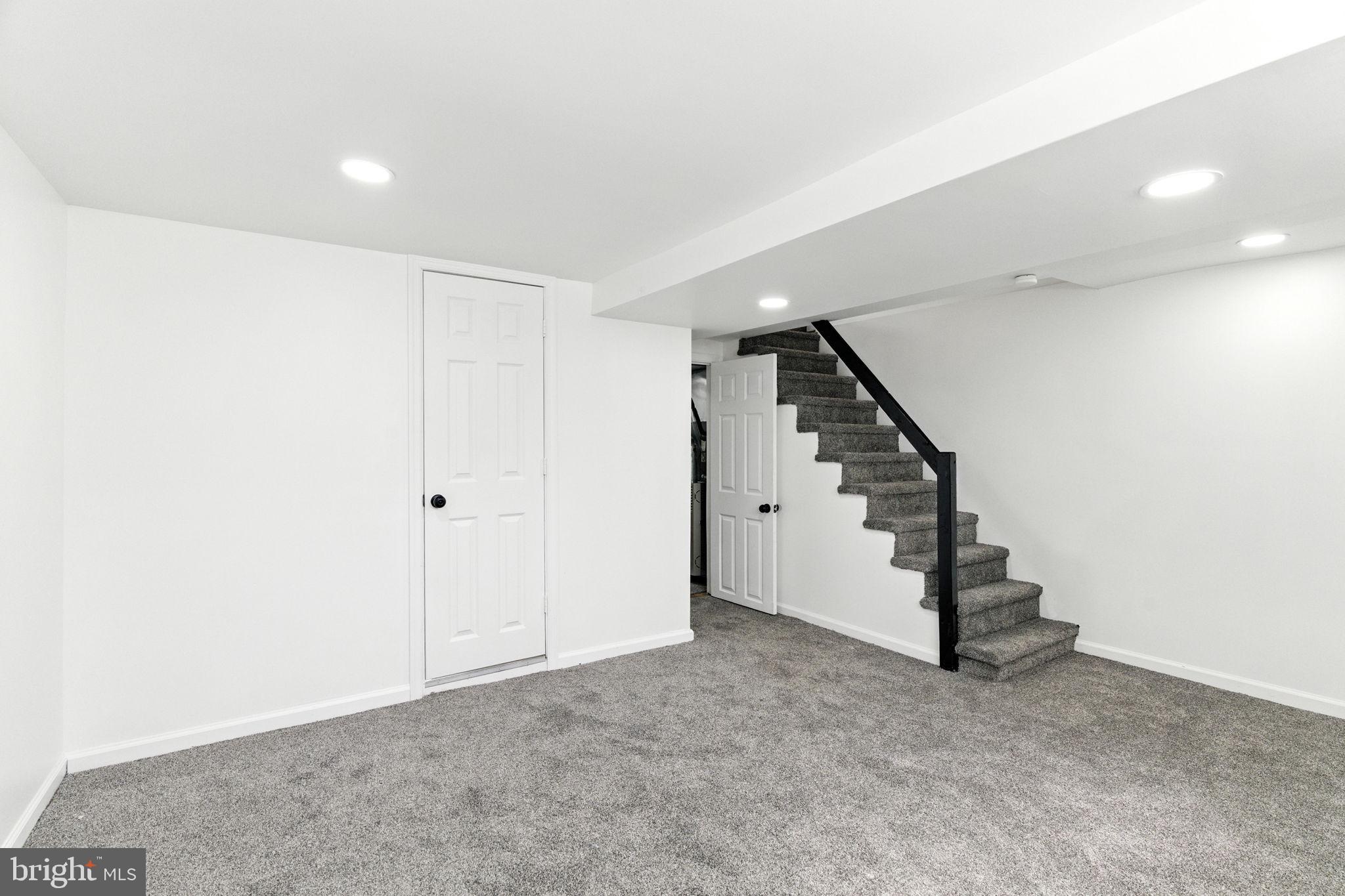 WEST OAK LANE - Residential