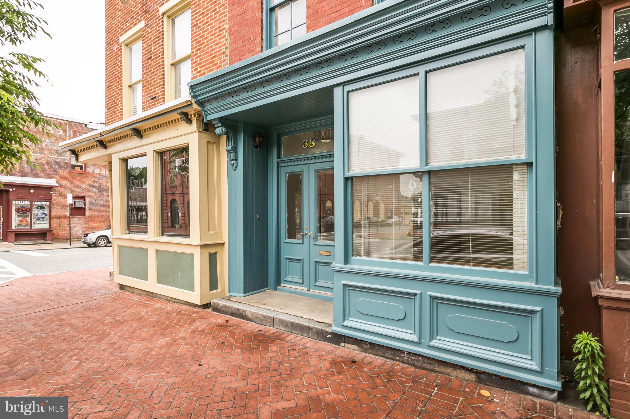 HOLLINS MARKET - Residential