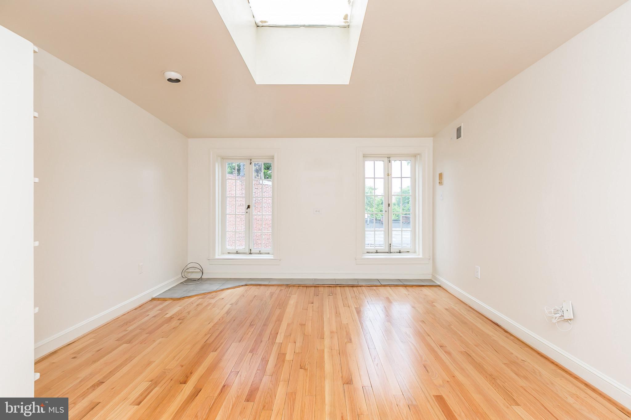 HOLLINS MARKET - Residential