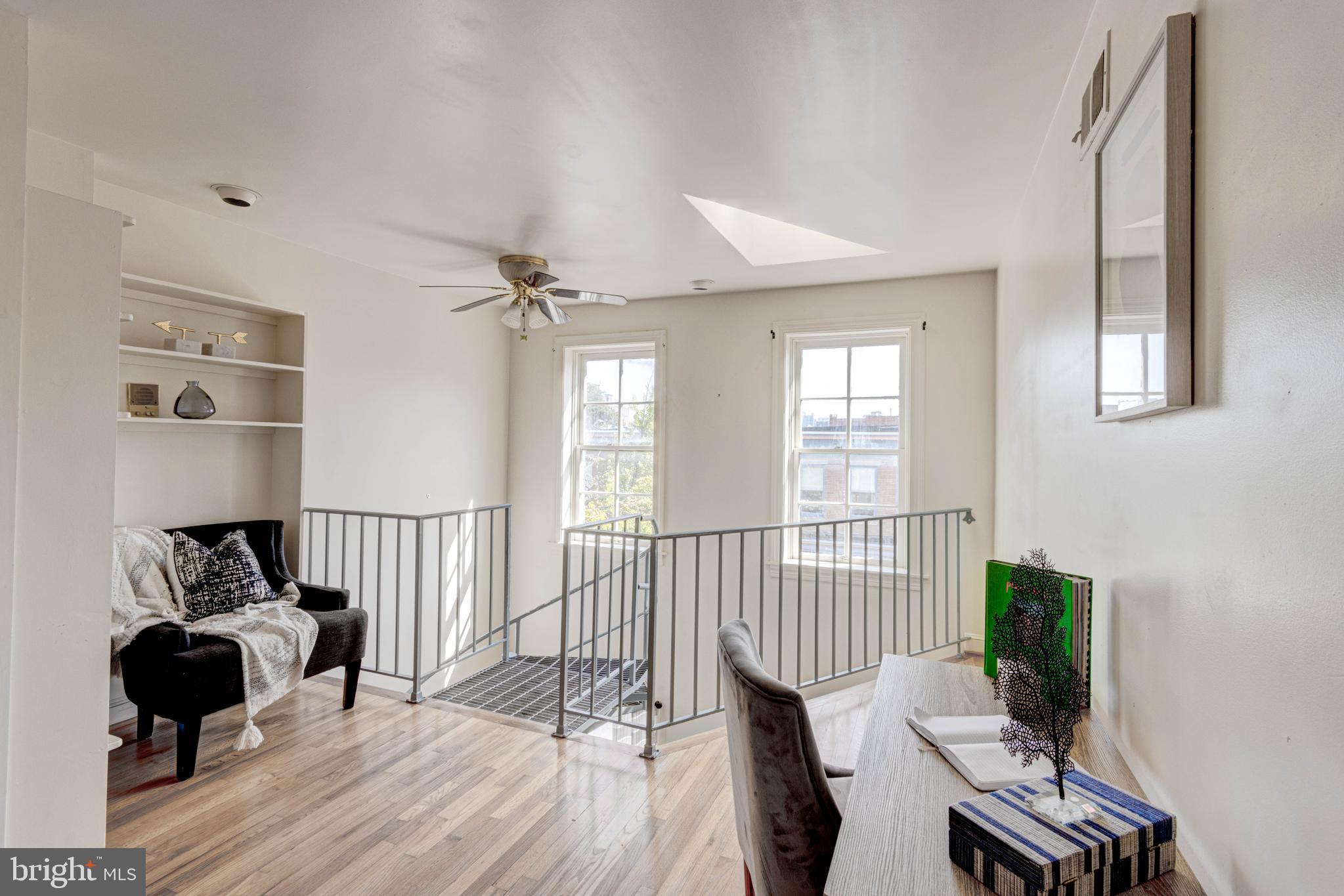 HOLLINS MARKET - Residential