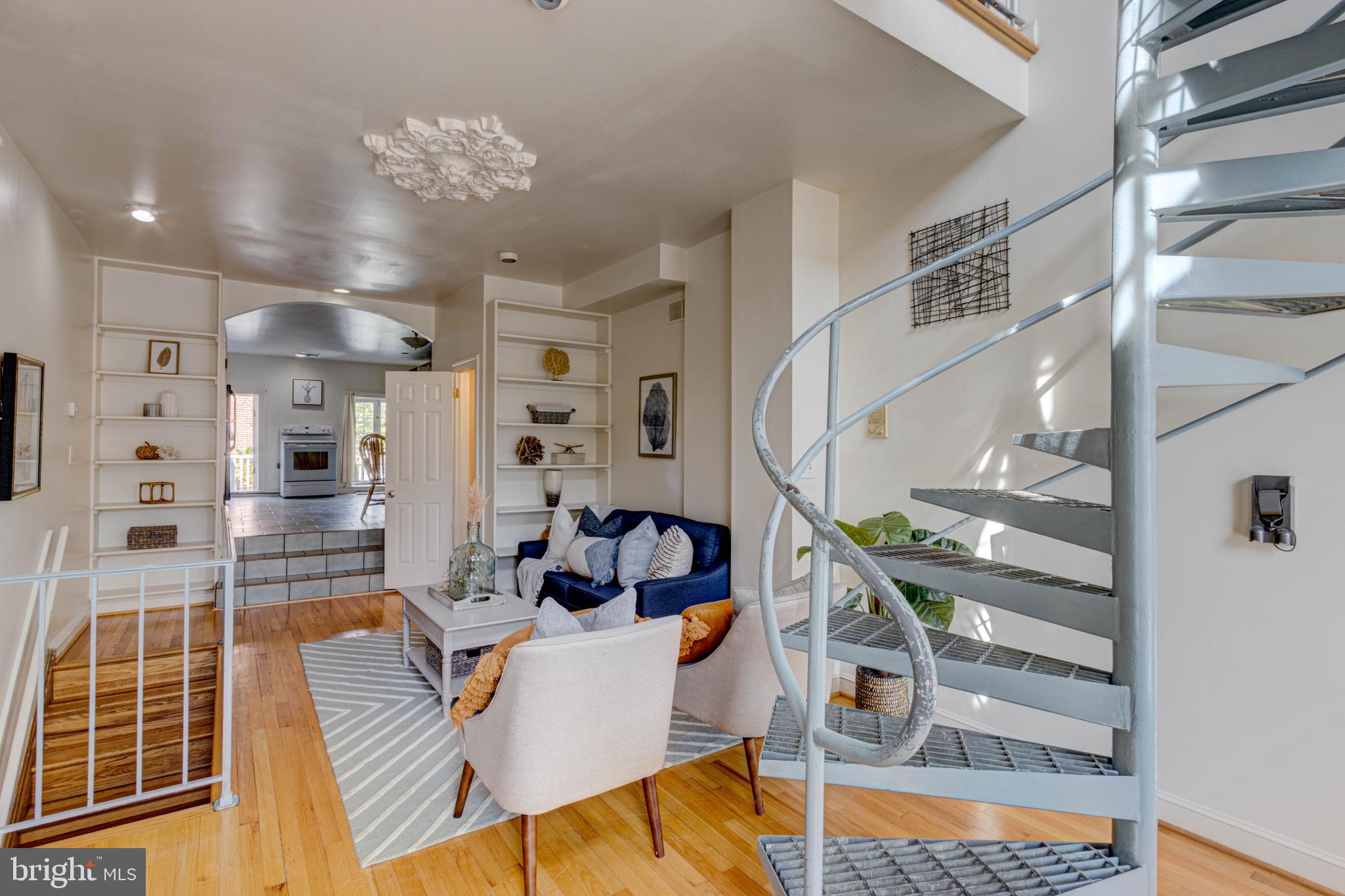 HOLLINS MARKET - Residential