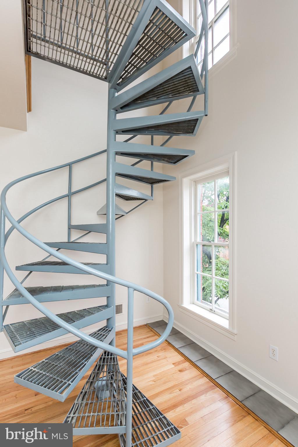 HOLLINS MARKET - Residential