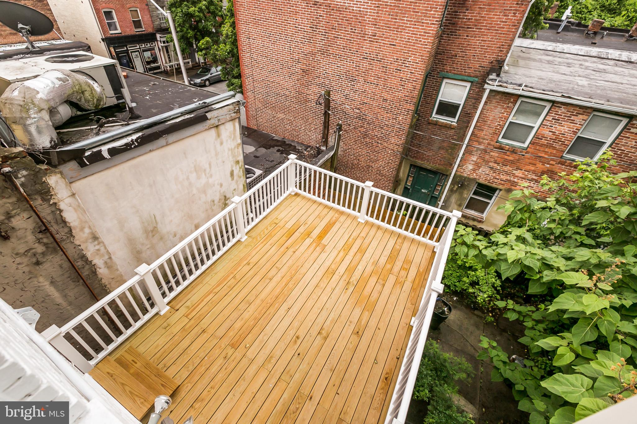 HOLLINS MARKET - Residential