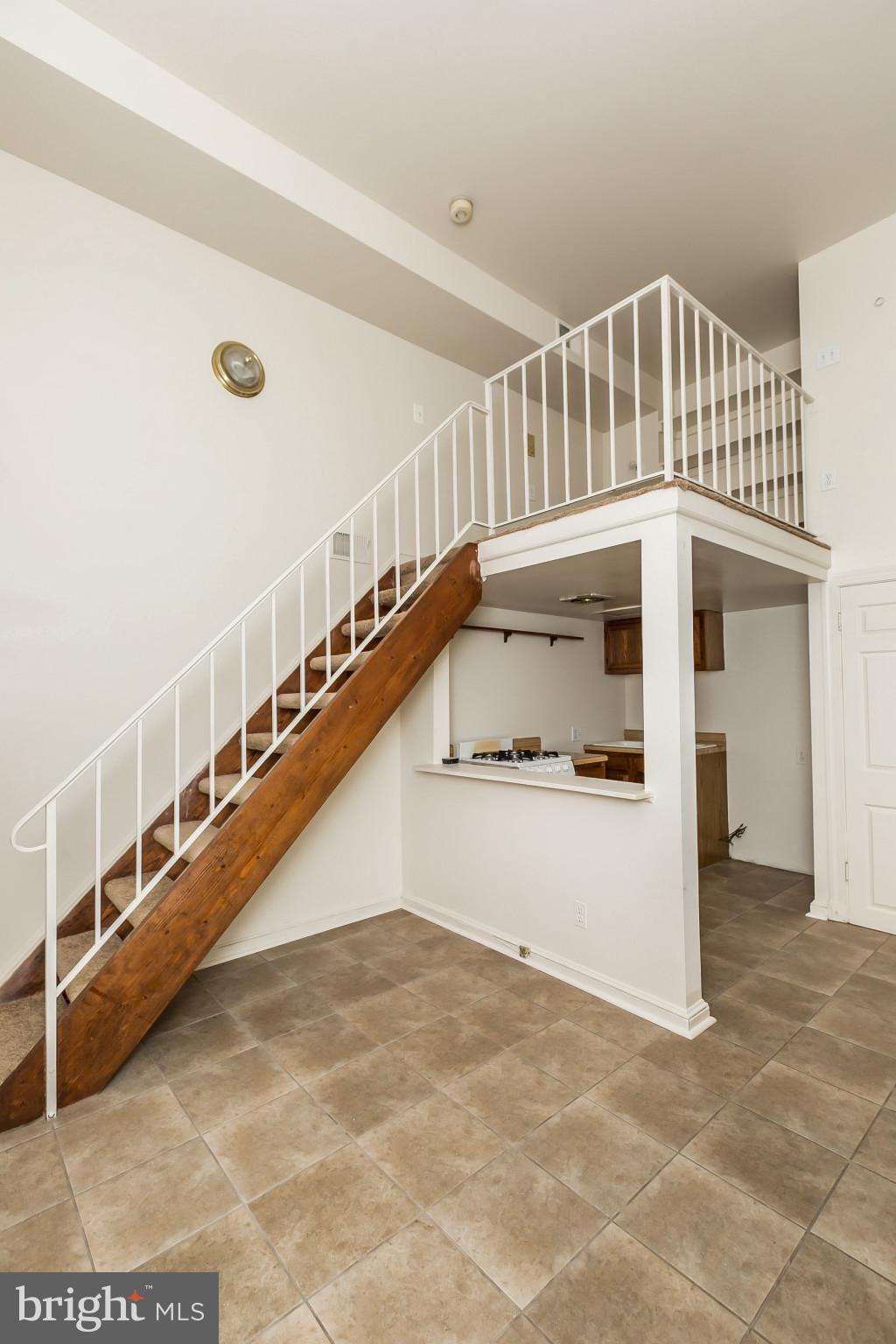 HOLLINS MARKET - Residential