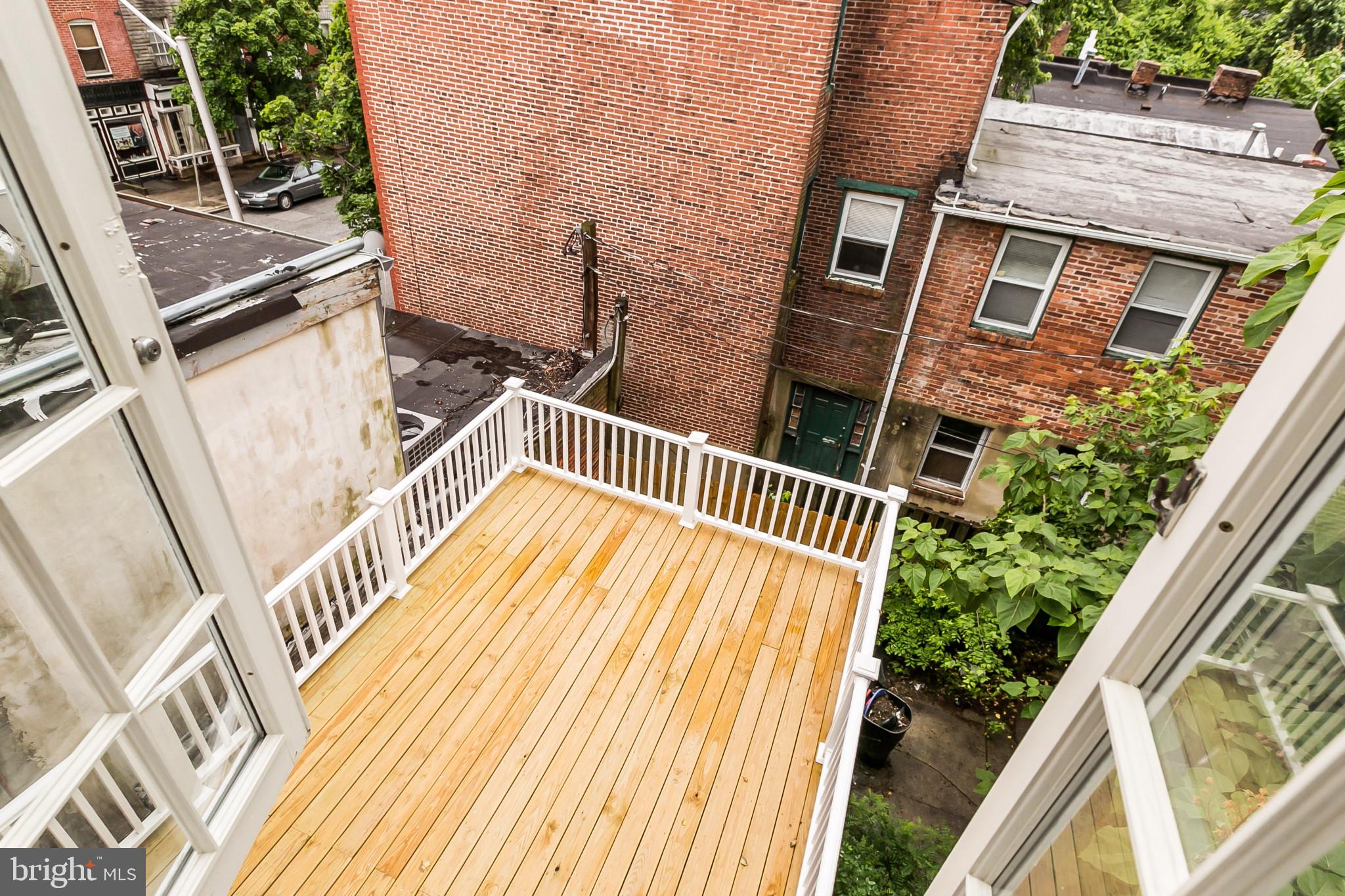 HOLLINS MARKET - Residential