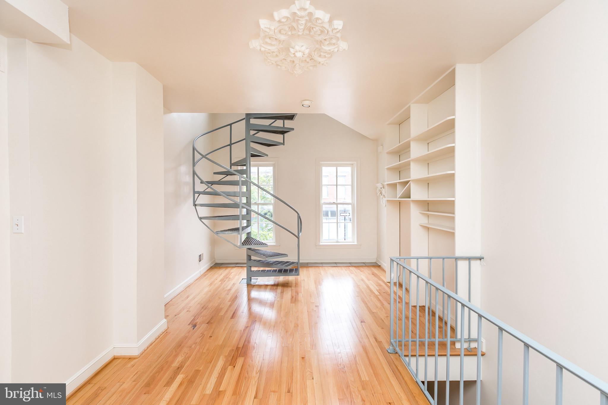 HOLLINS MARKET - Residential