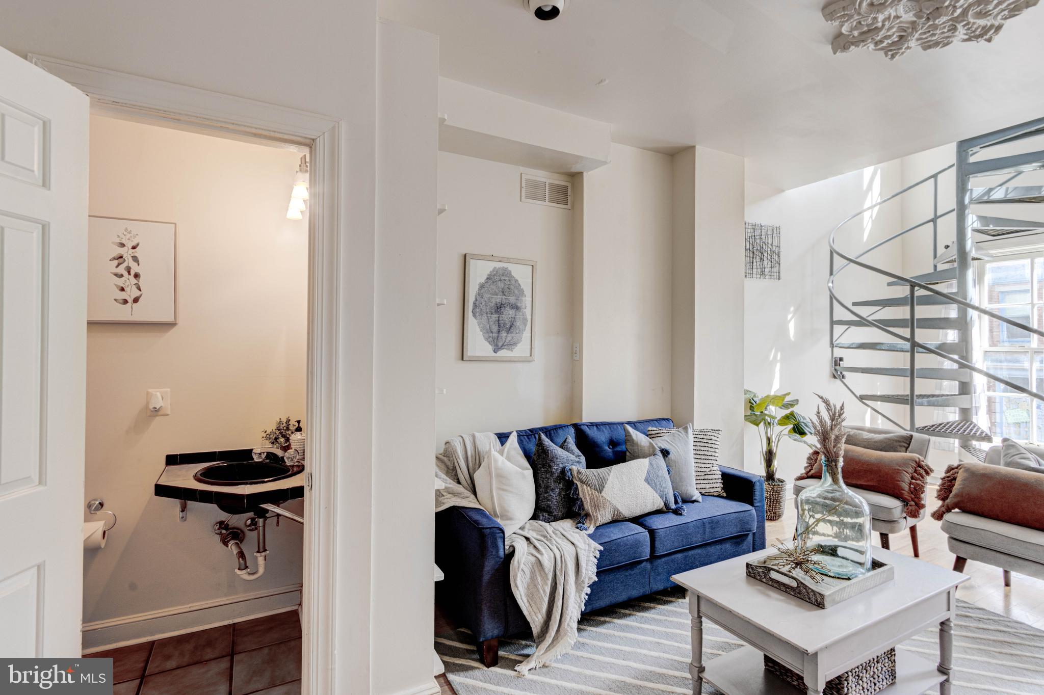 HOLLINS MARKET - Residential