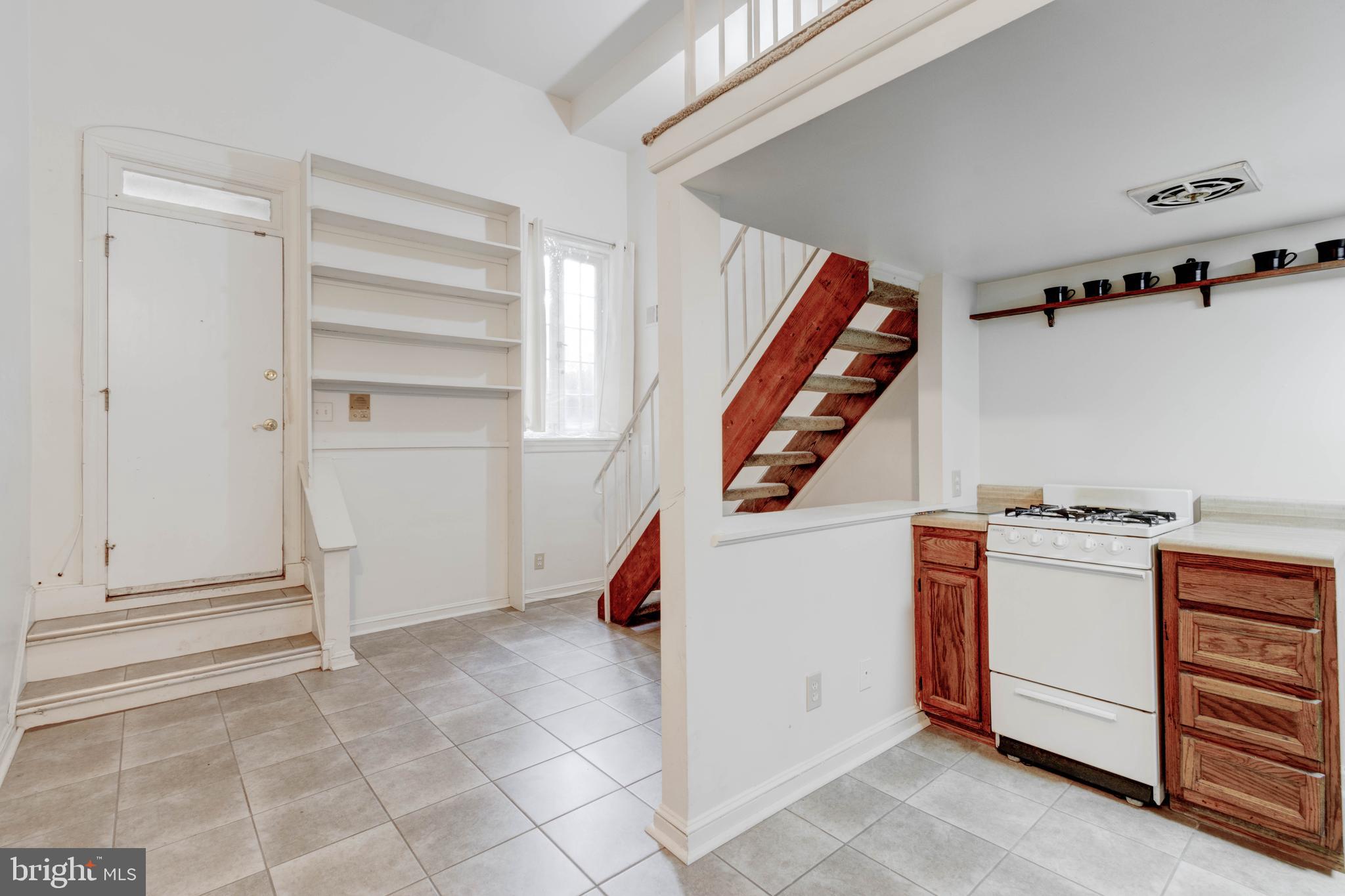 HOLLINS MARKET - Residential