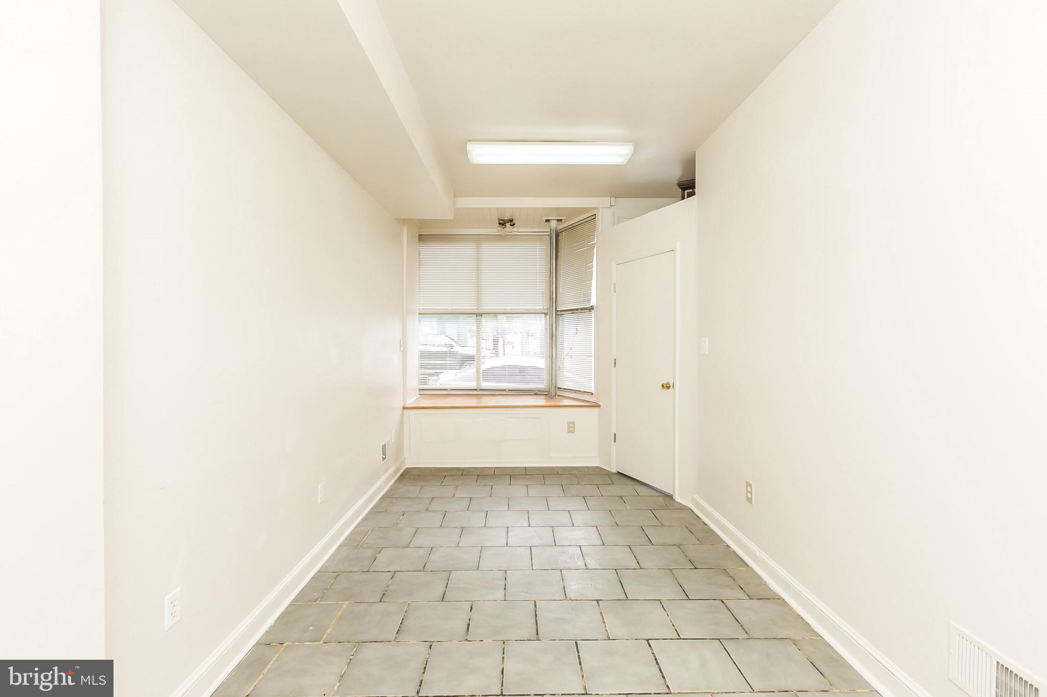 HOLLINS MARKET - Residential