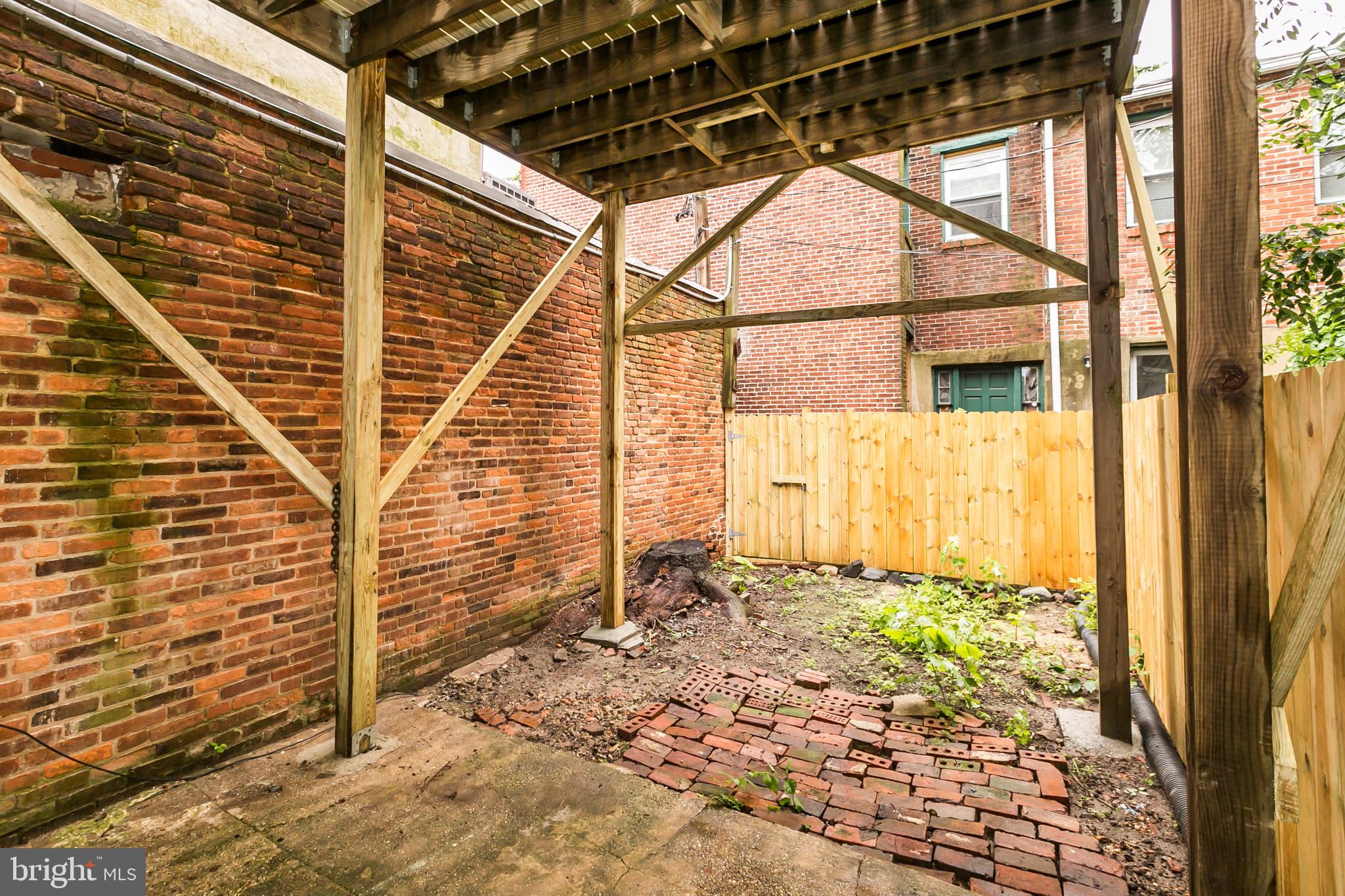 HOLLINS MARKET - Residential