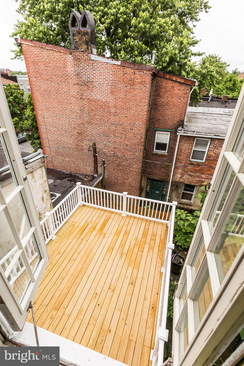 HOLLINS MARKET - Residential