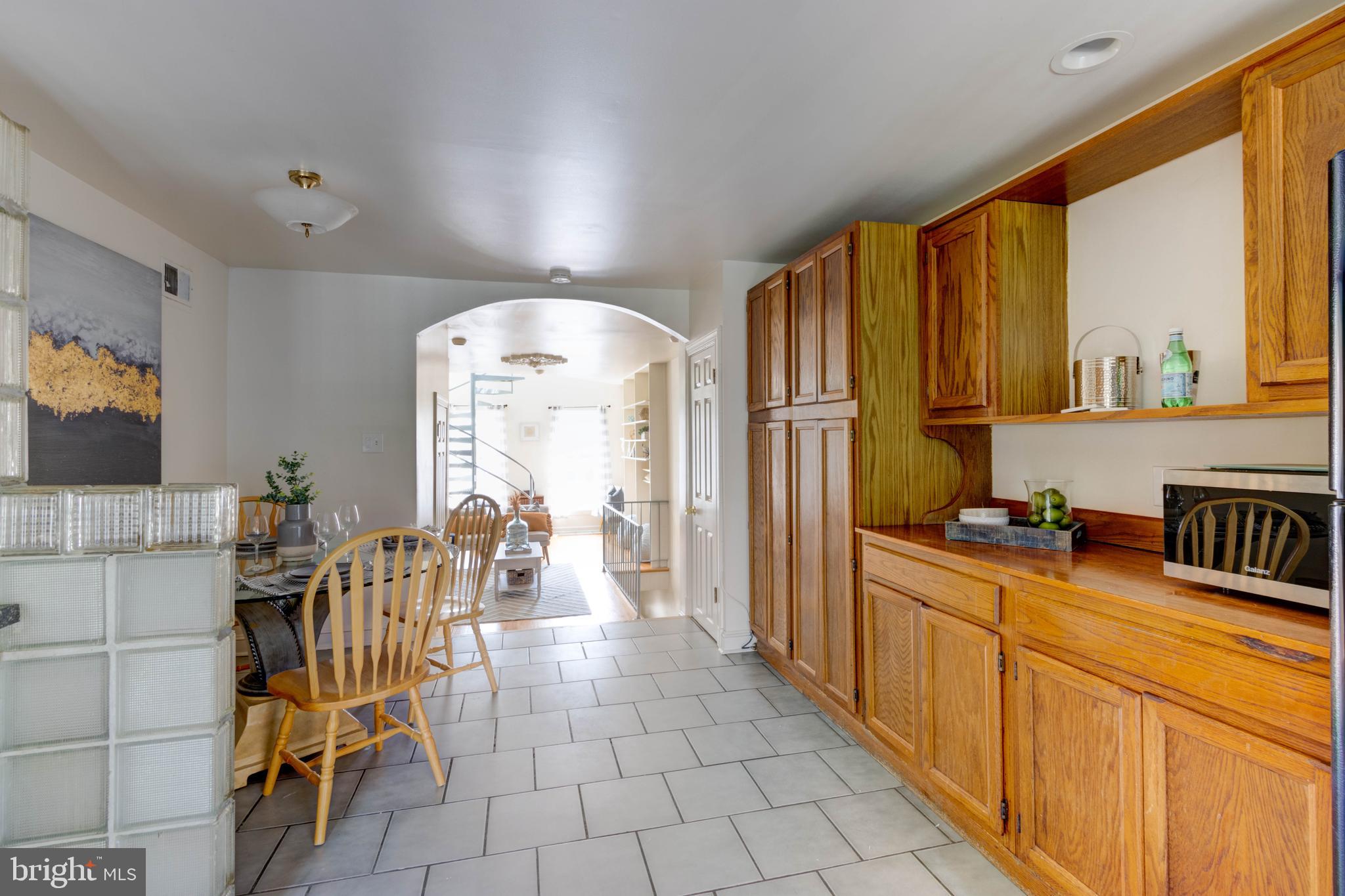 HOLLINS MARKET - Residential