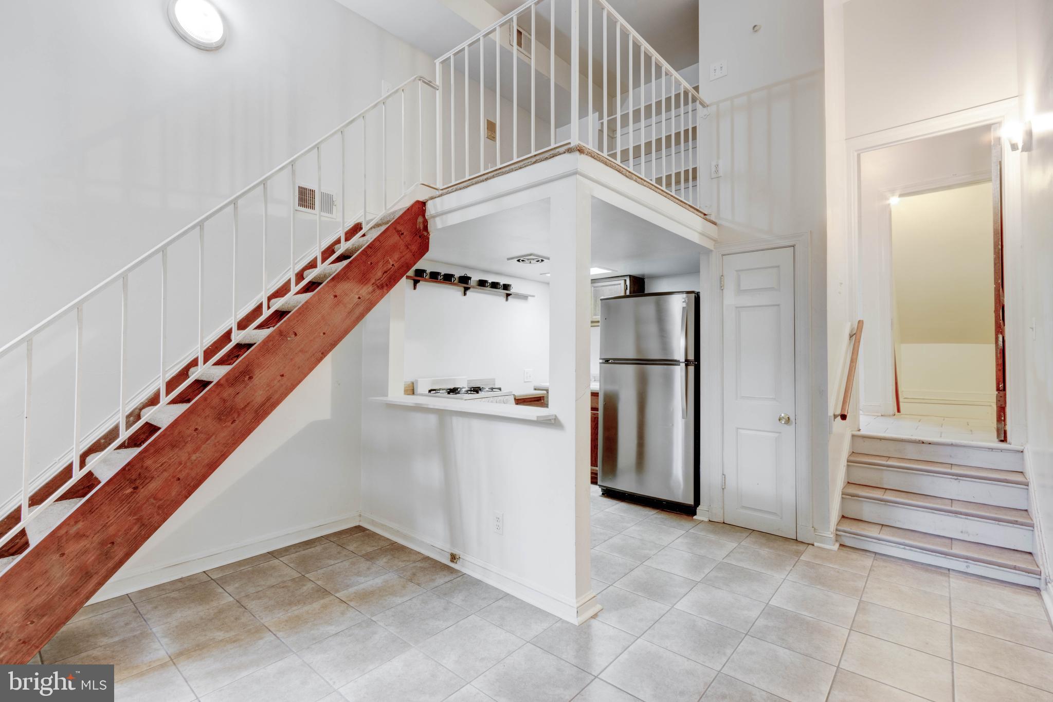 HOLLINS MARKET - Residential