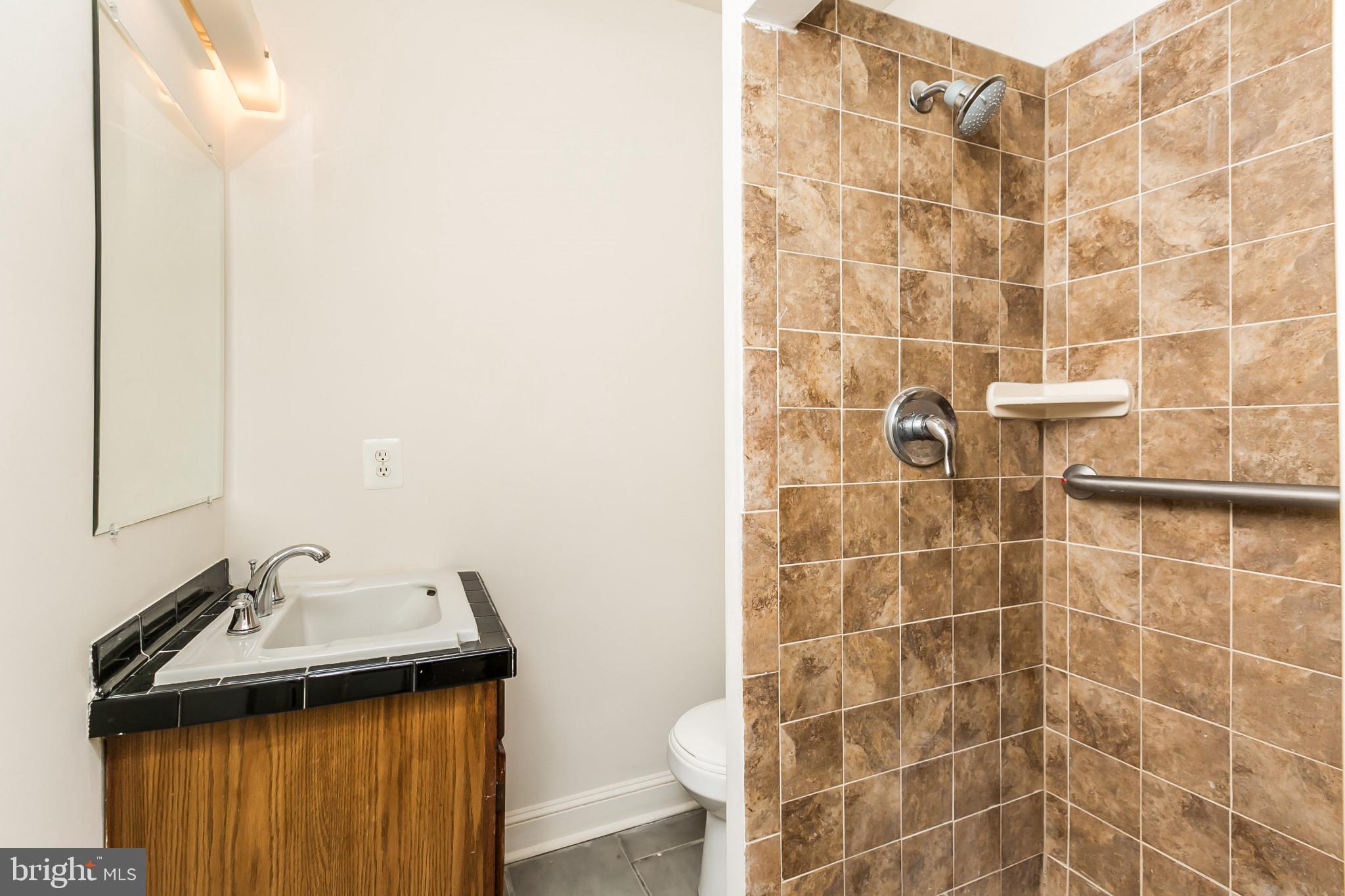 HOLLINS MARKET - Residential