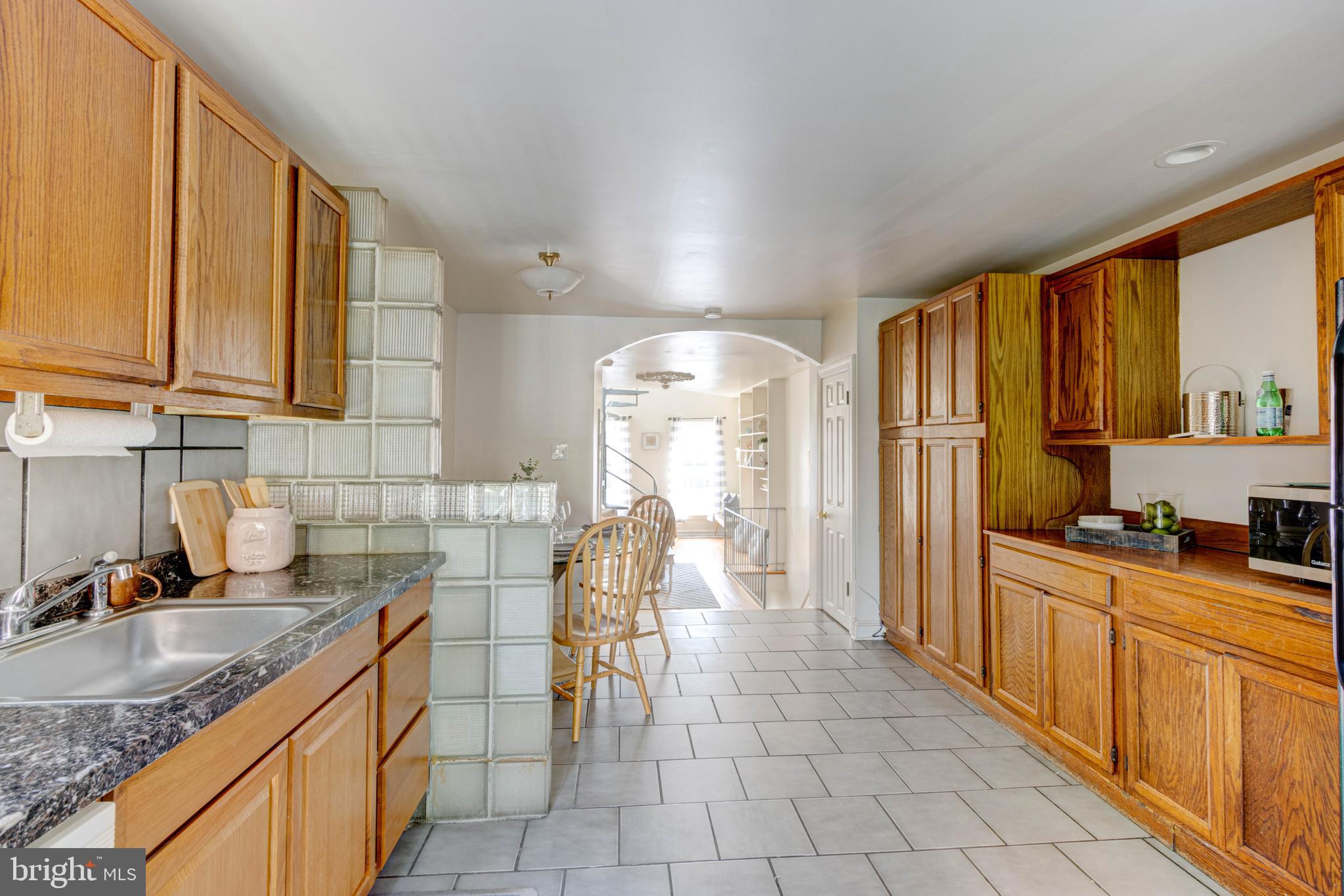 HOLLINS MARKET - Residential